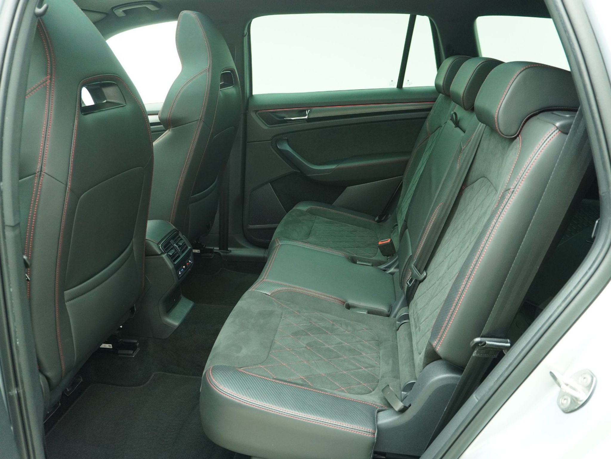 listing desktop thumbnail image 5