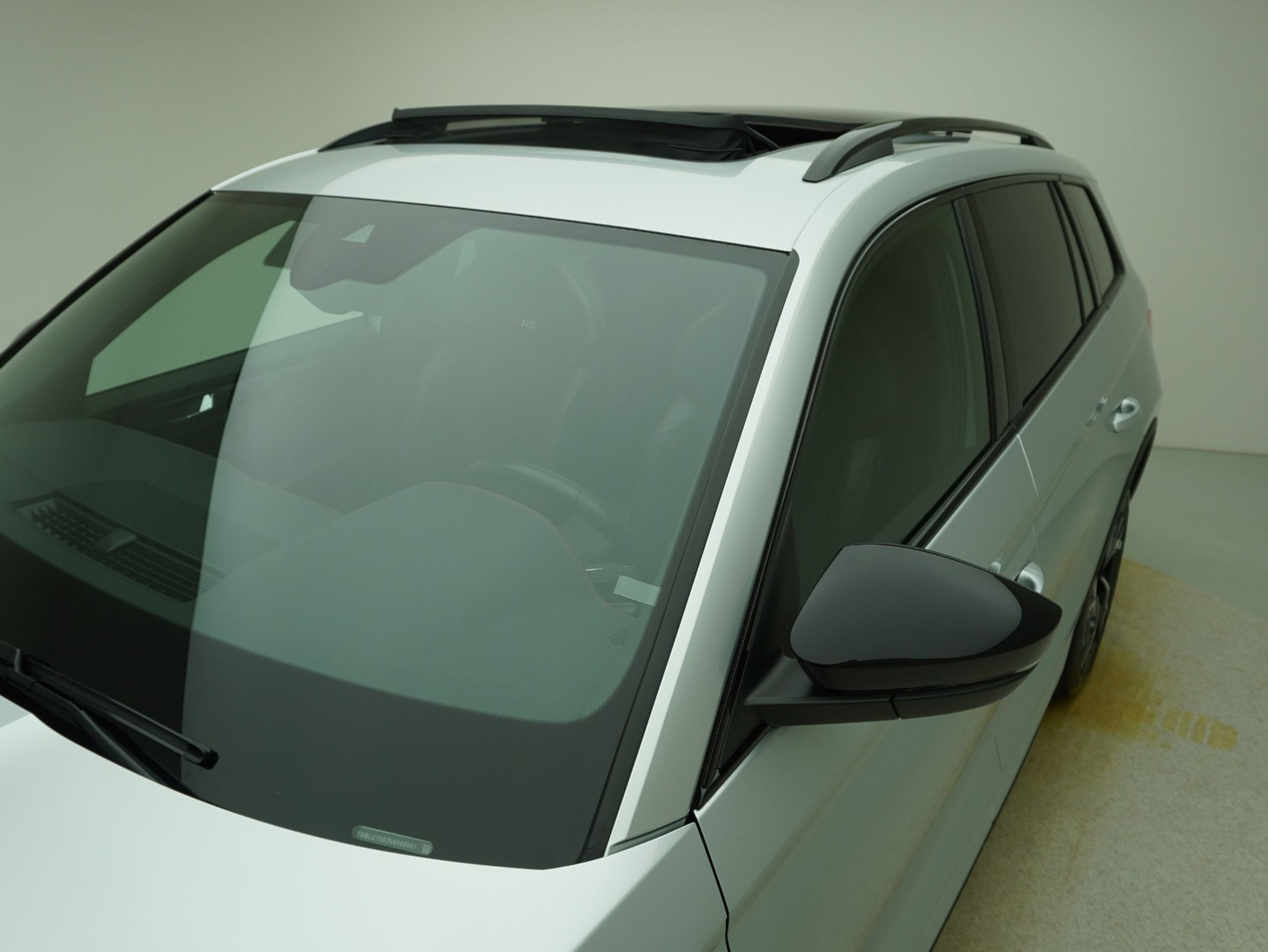 listing desktop thumbnail image 2