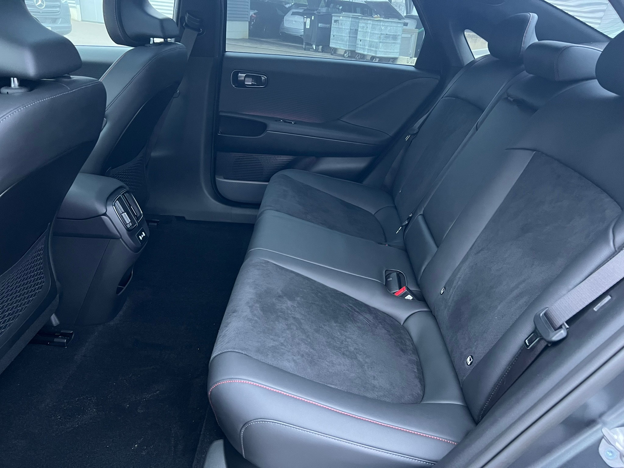 listing desktop thumbnail image 12