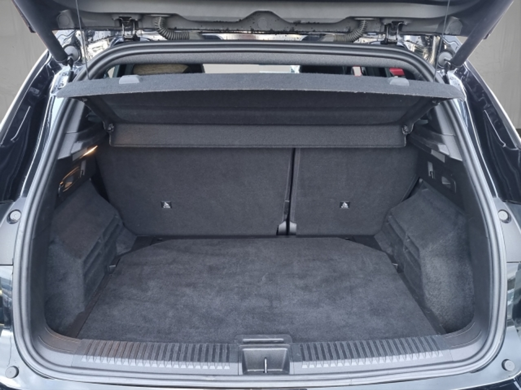 listing desktop thumbnail image 9