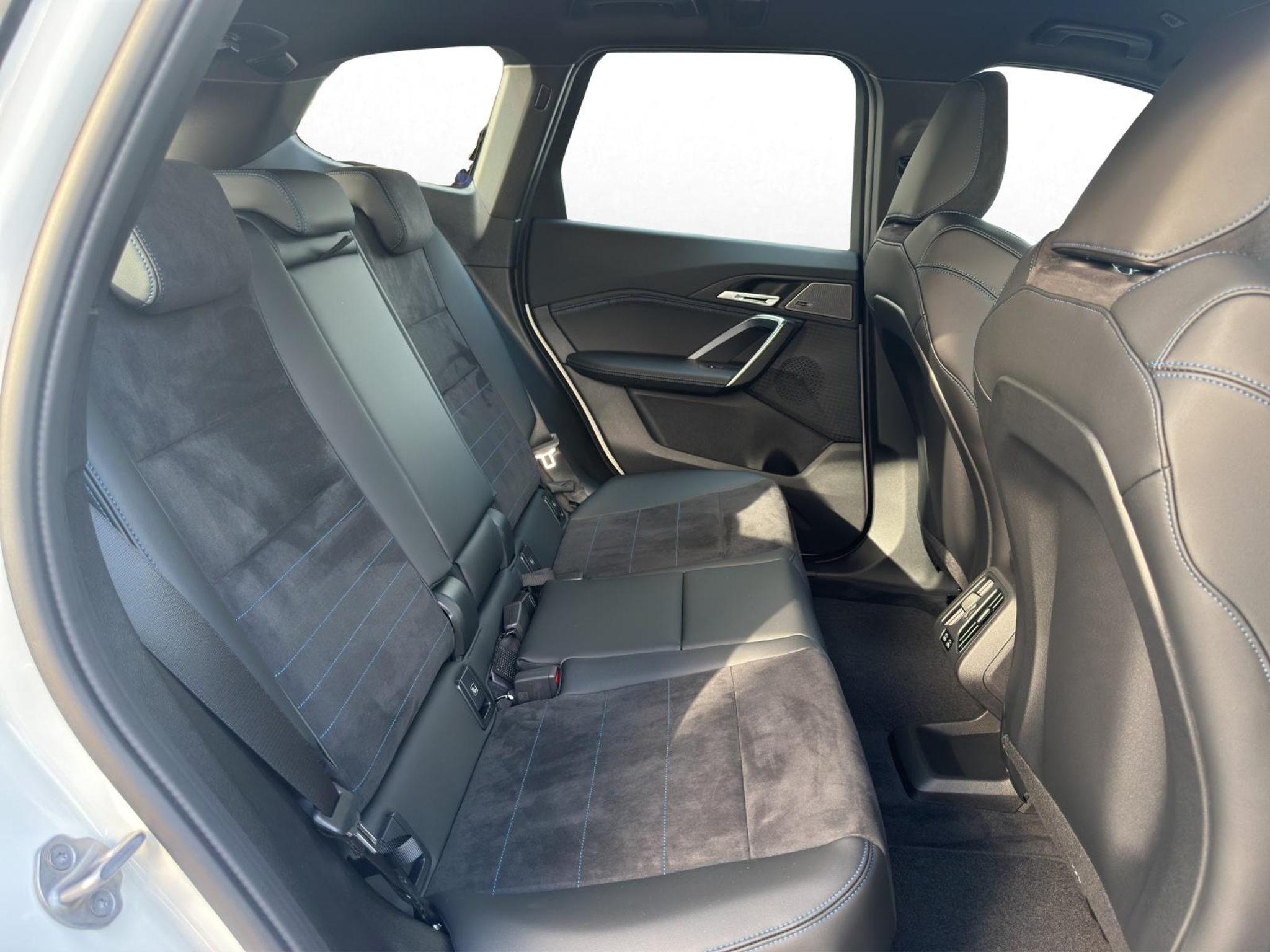 listing desktop thumbnail image 14