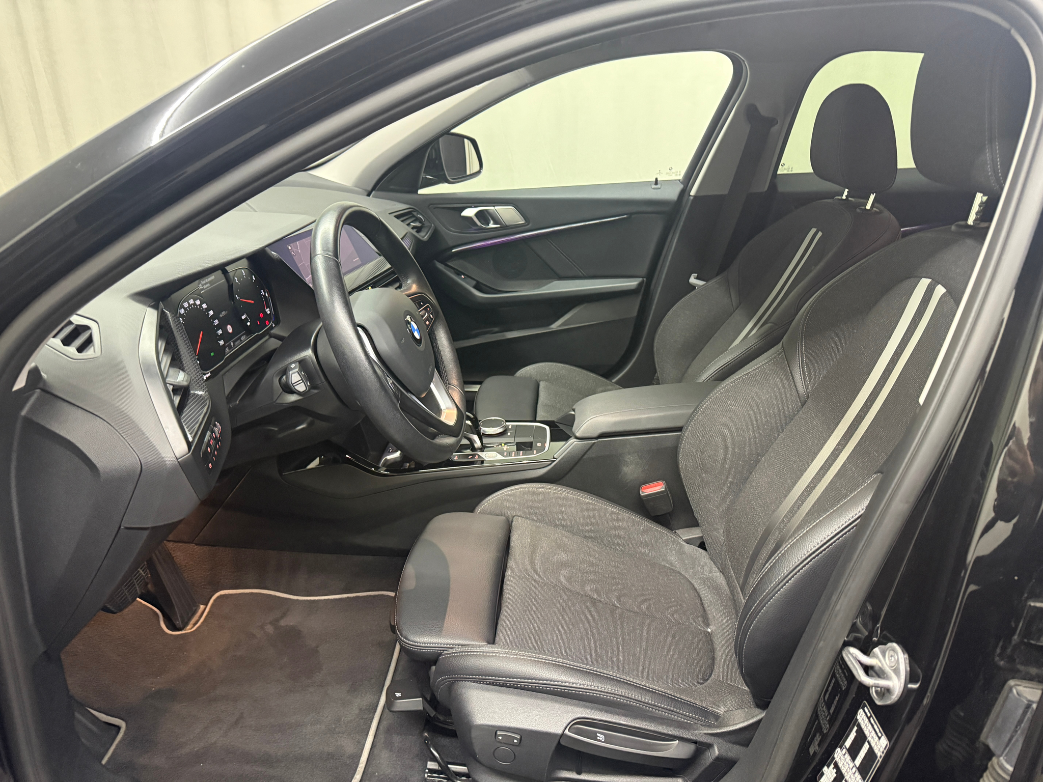 listing desktop thumbnail image 6