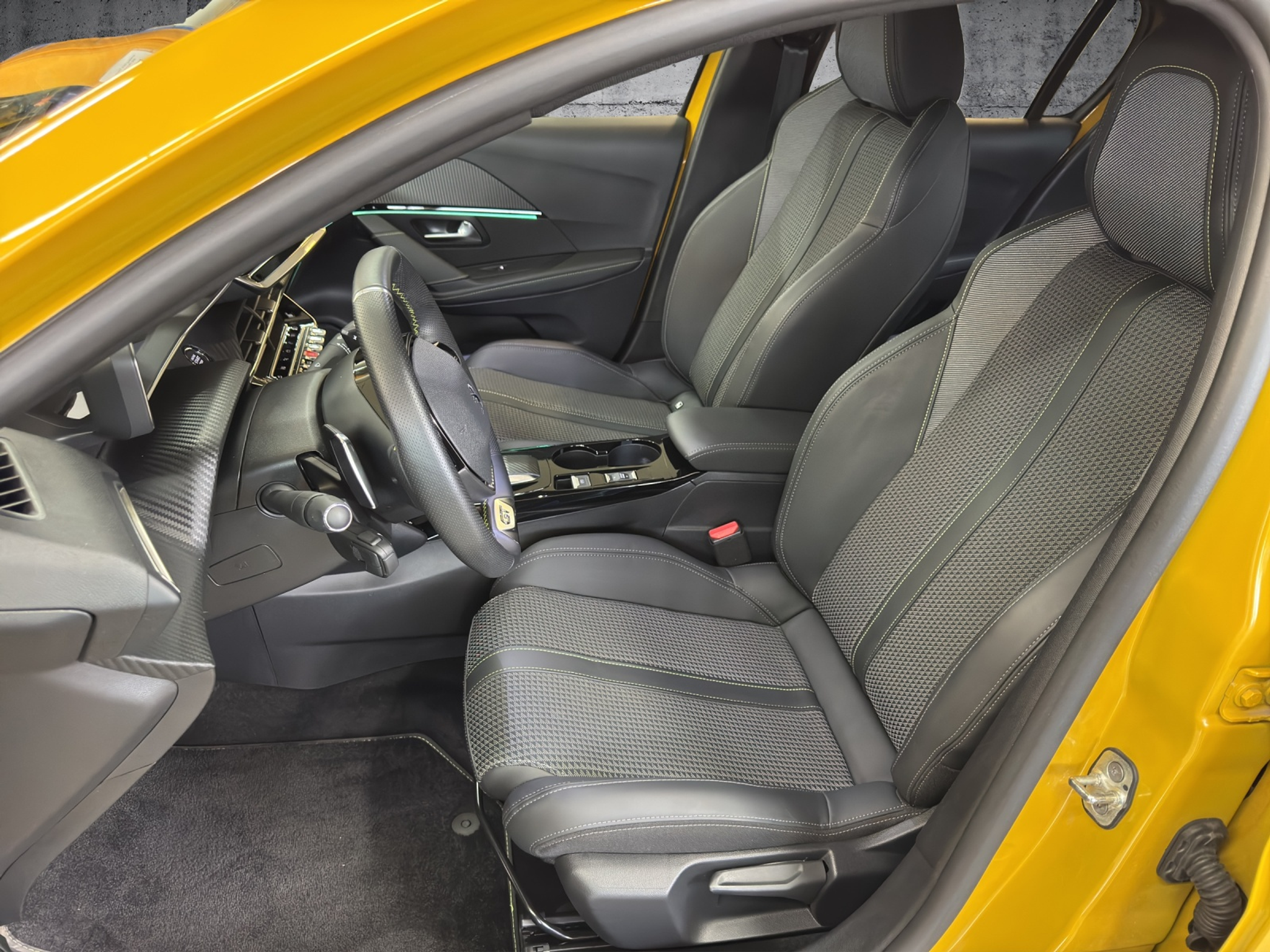 listing desktop thumbnail image 3