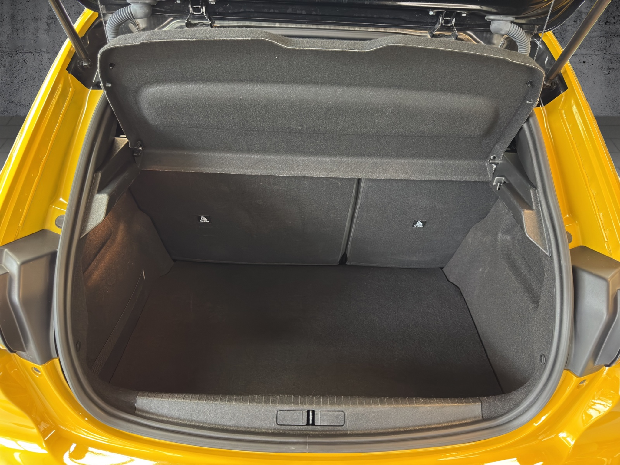 listing desktop thumbnail image 25