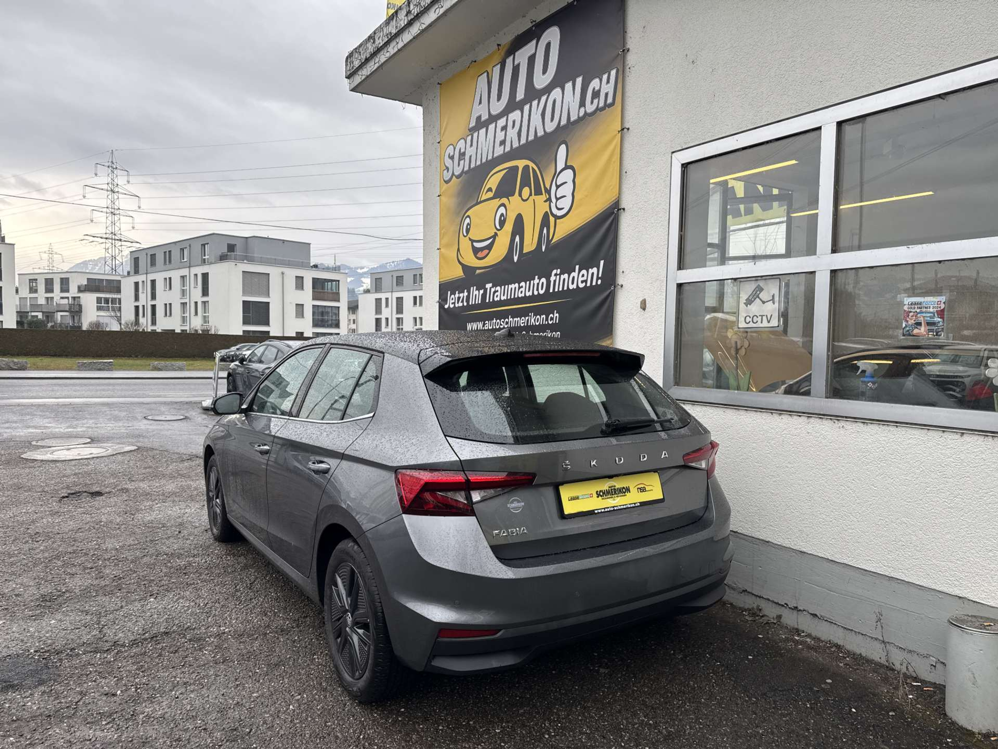 listing desktop thumbnail image 2