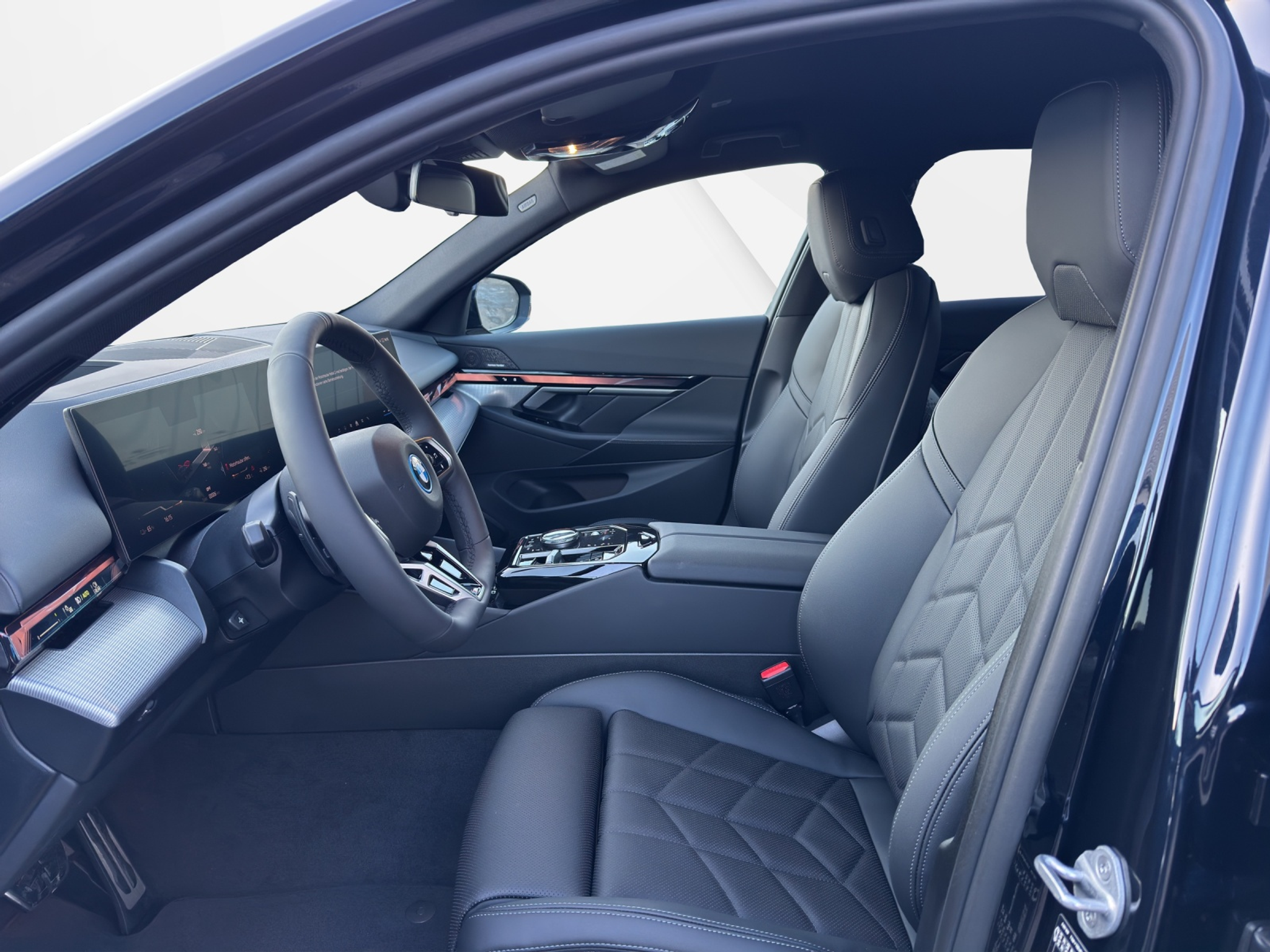 listing desktop thumbnail image 11