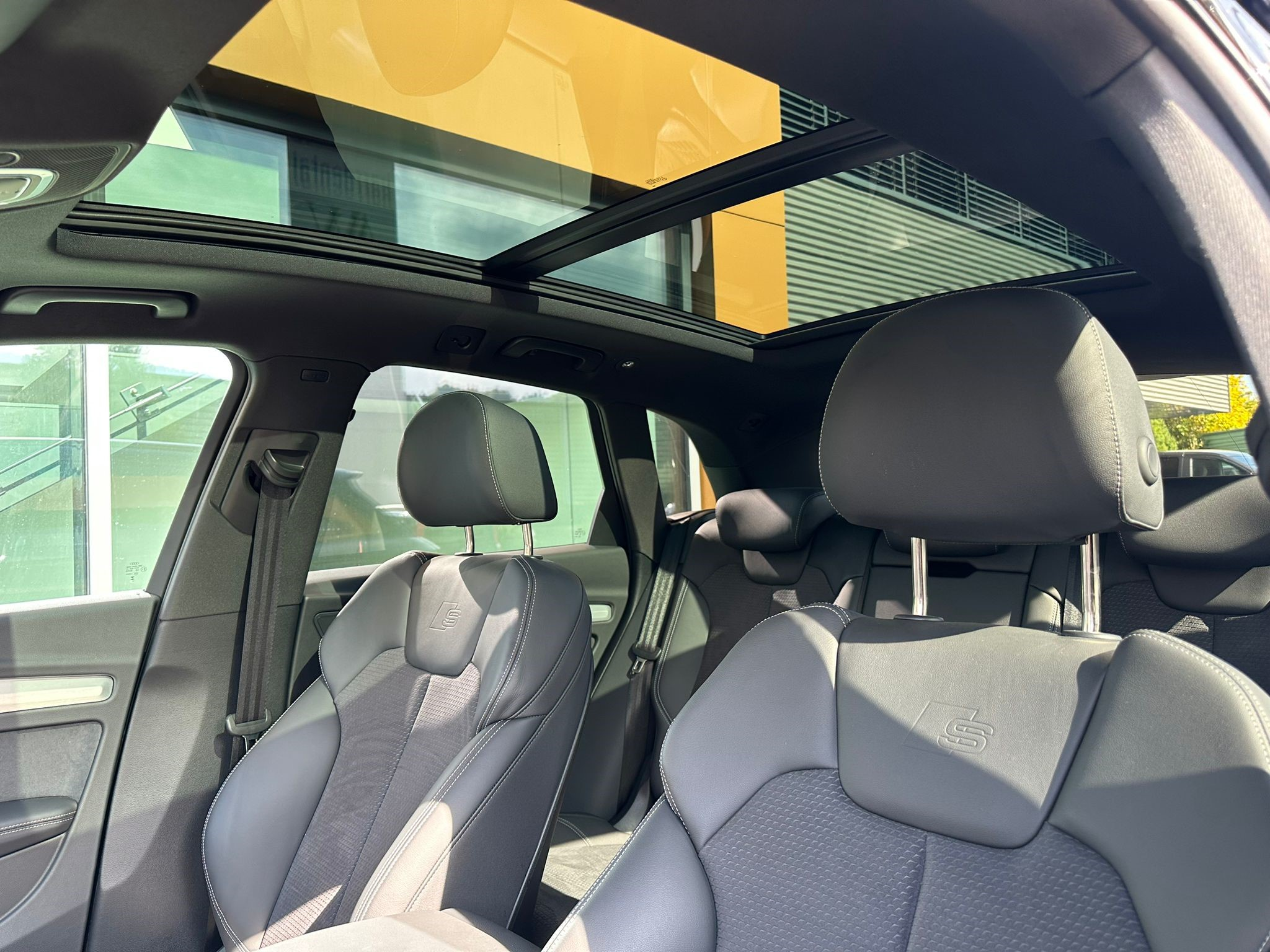 listing desktop thumbnail image 7