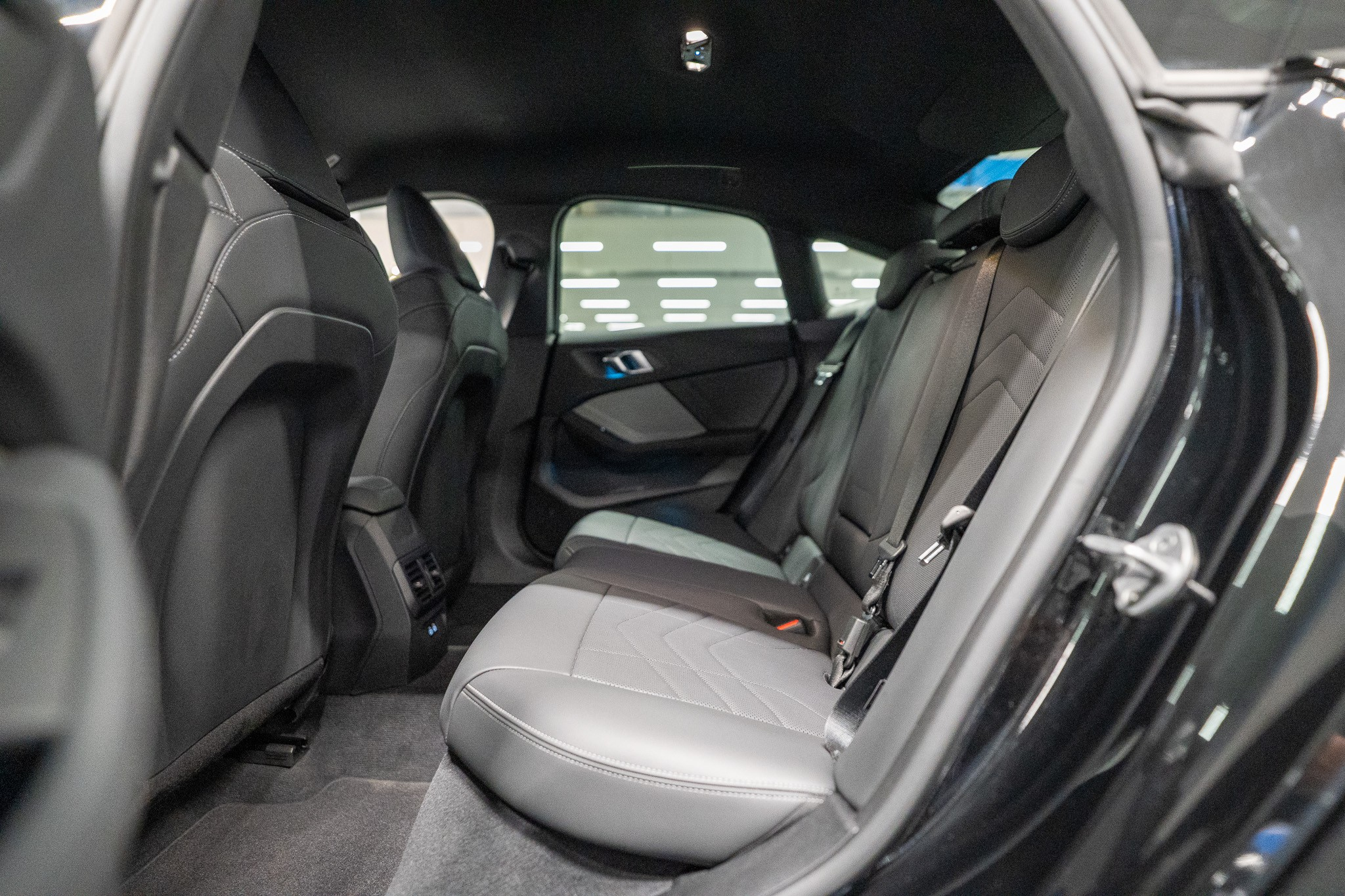 listing desktop thumbnail image 12