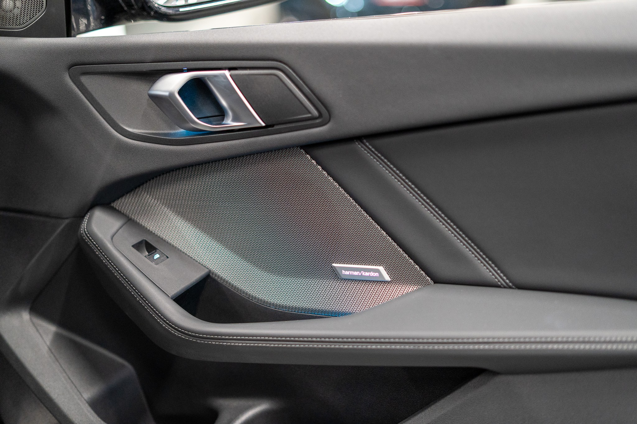 listing desktop thumbnail image 16