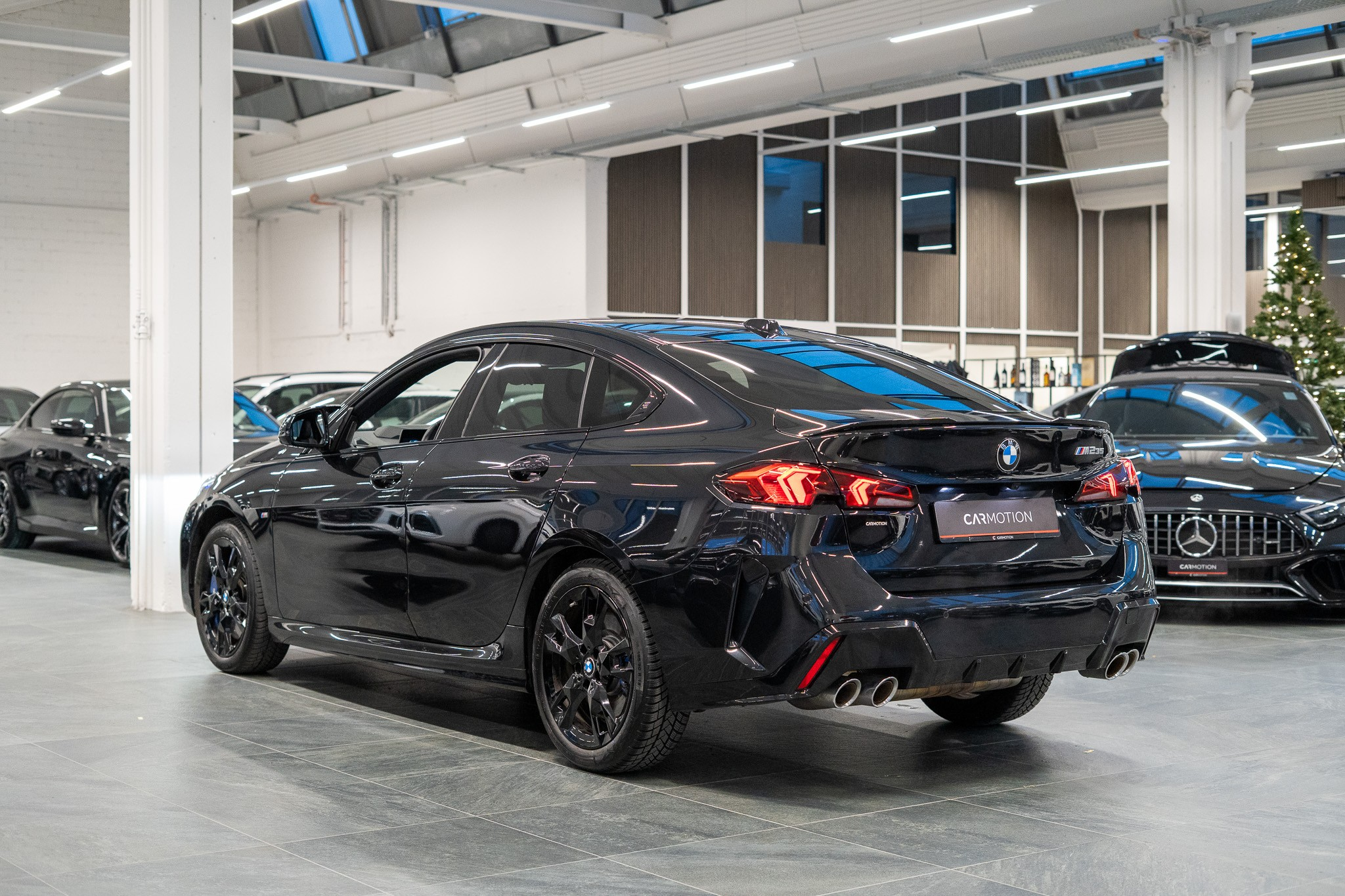 listing desktop thumbnail image 6