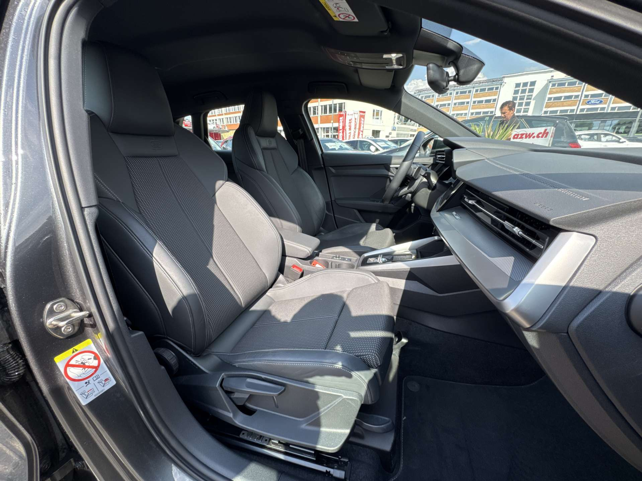 listing desktop thumbnail image 12