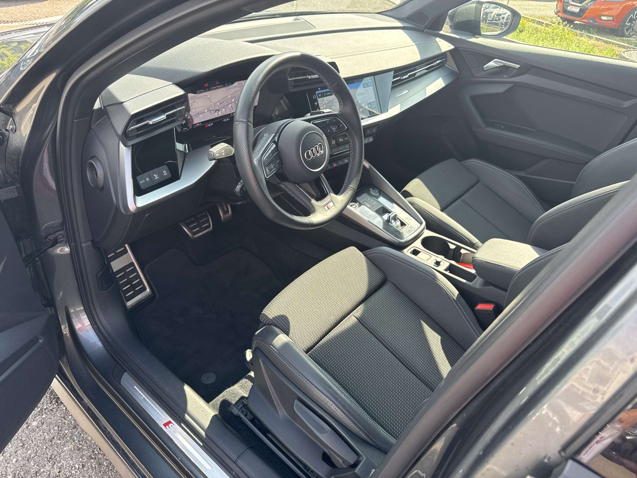 listing desktop thumbnail image 5