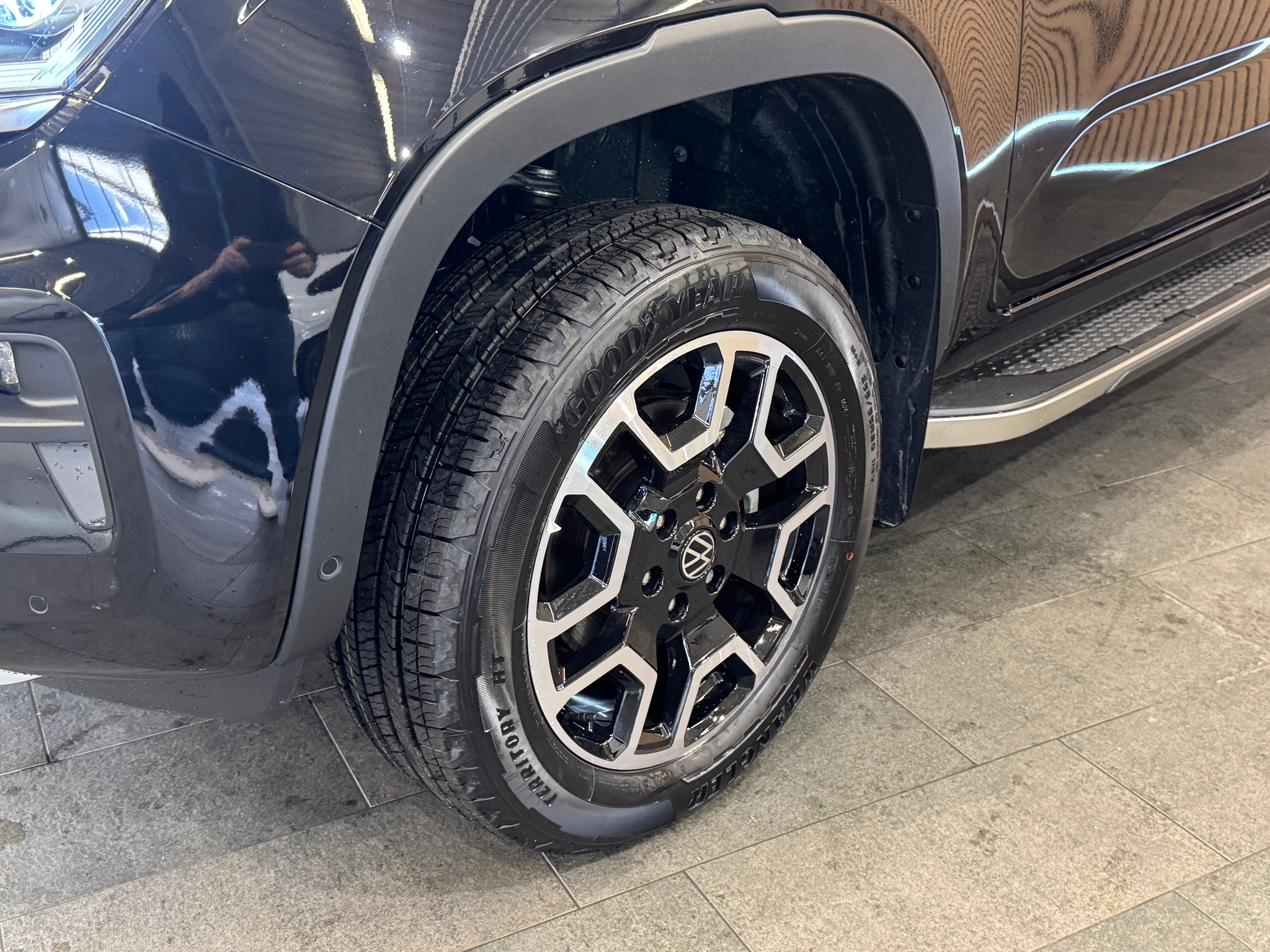 listing desktop thumbnail image 4