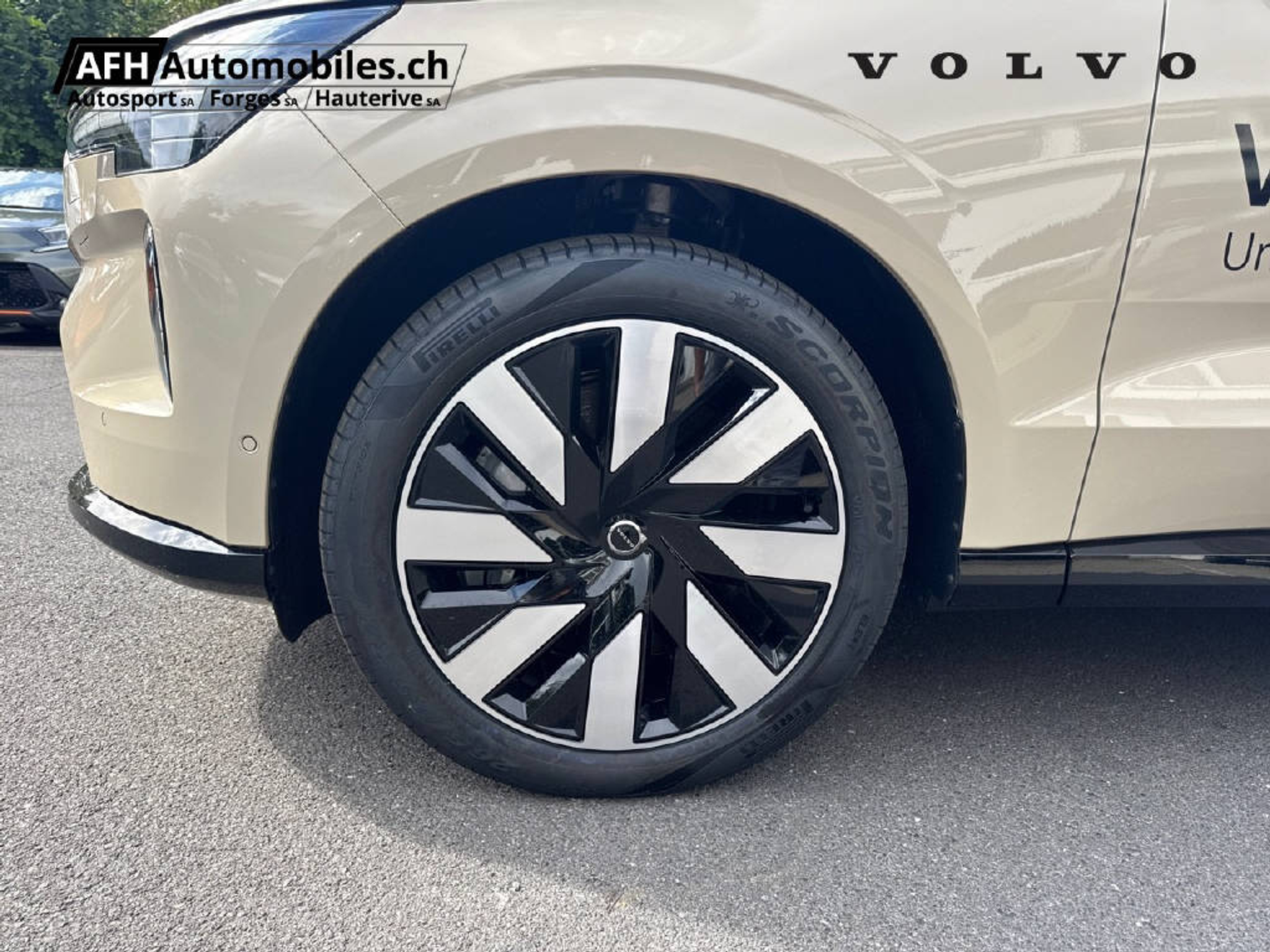 listing desktop thumbnail image 8