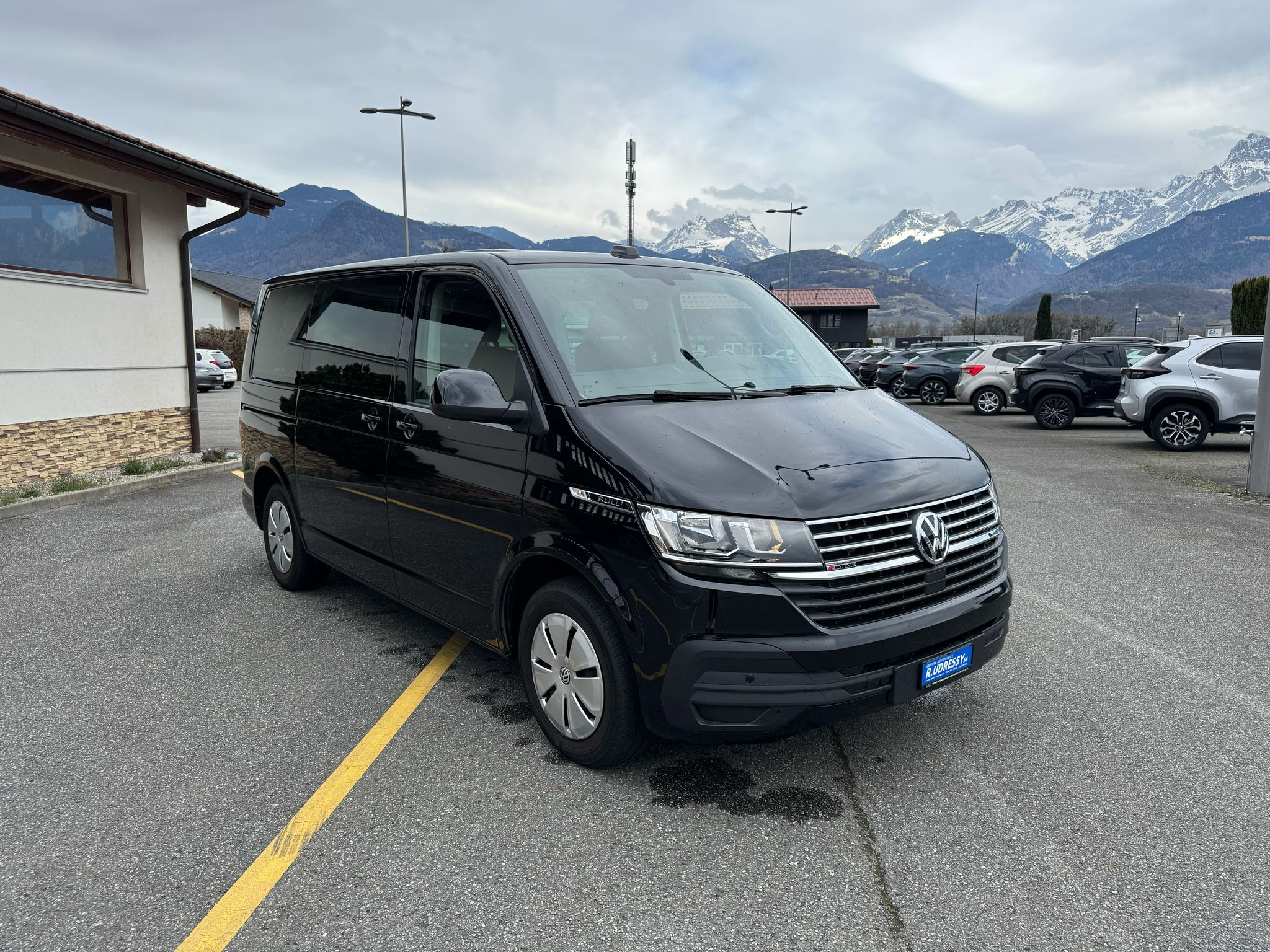 listing desktop thumbnail image 6