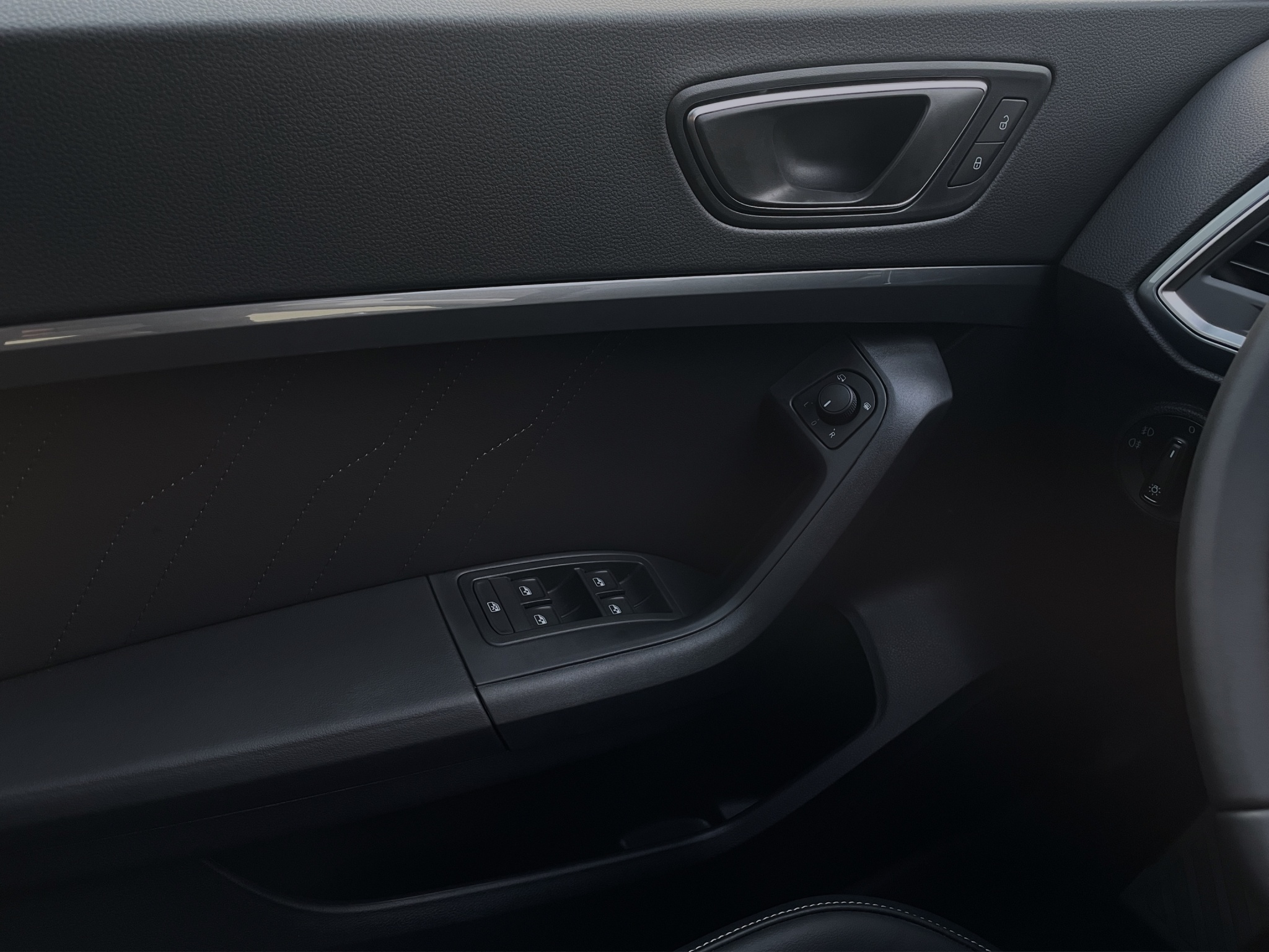 listing desktop thumbnail image 11