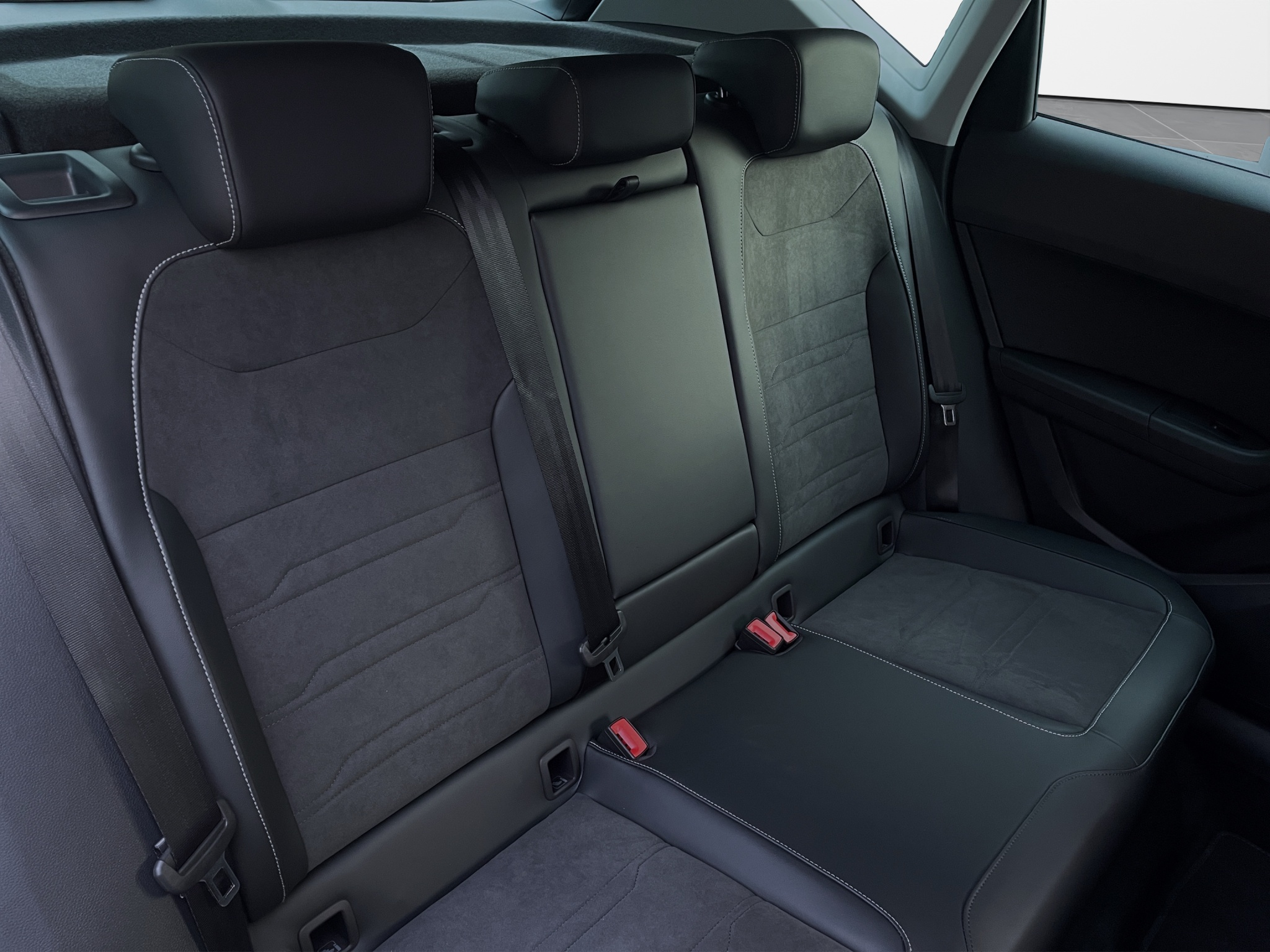 listing desktop thumbnail image 17