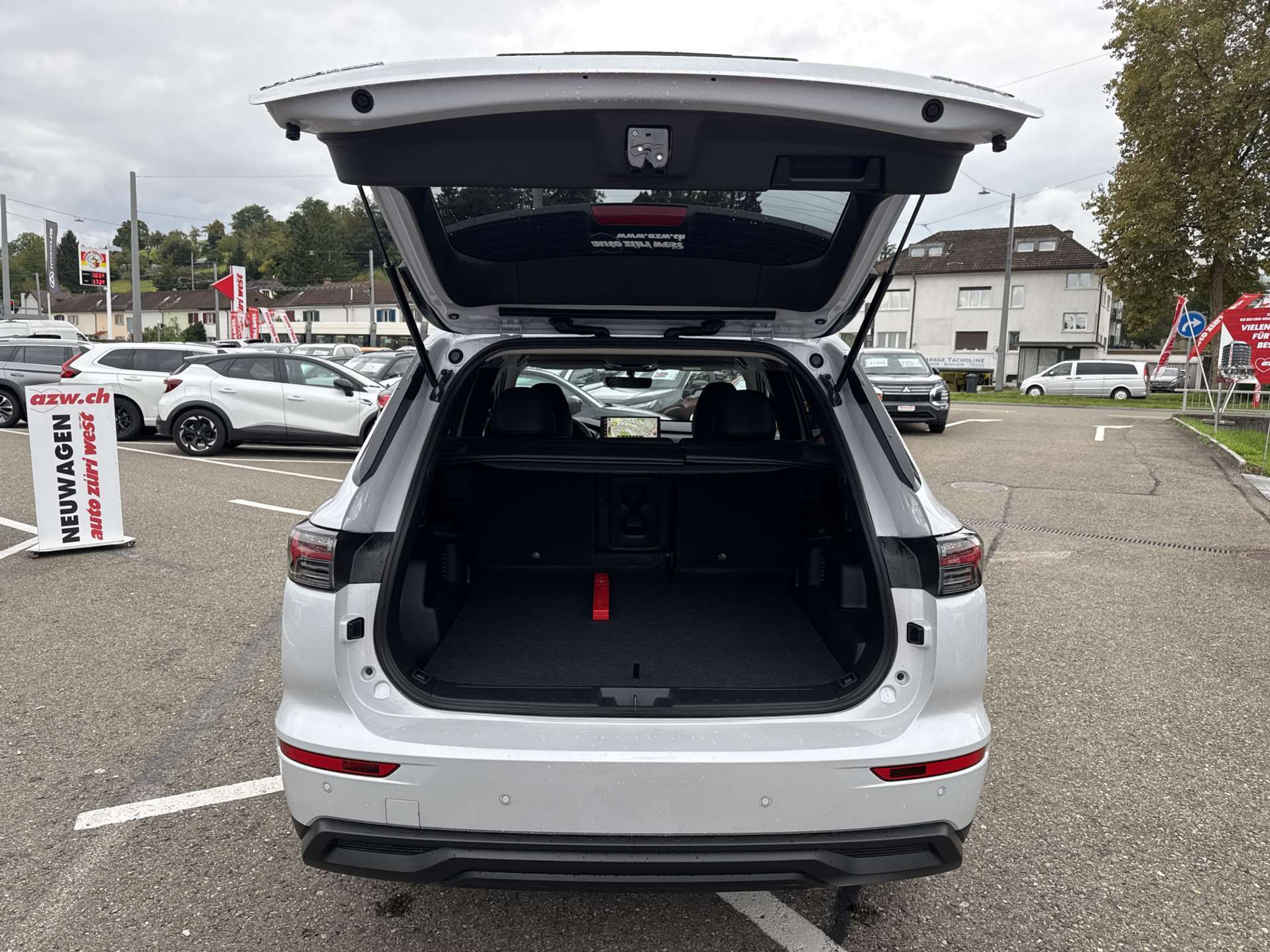 listing desktop thumbnail image 7