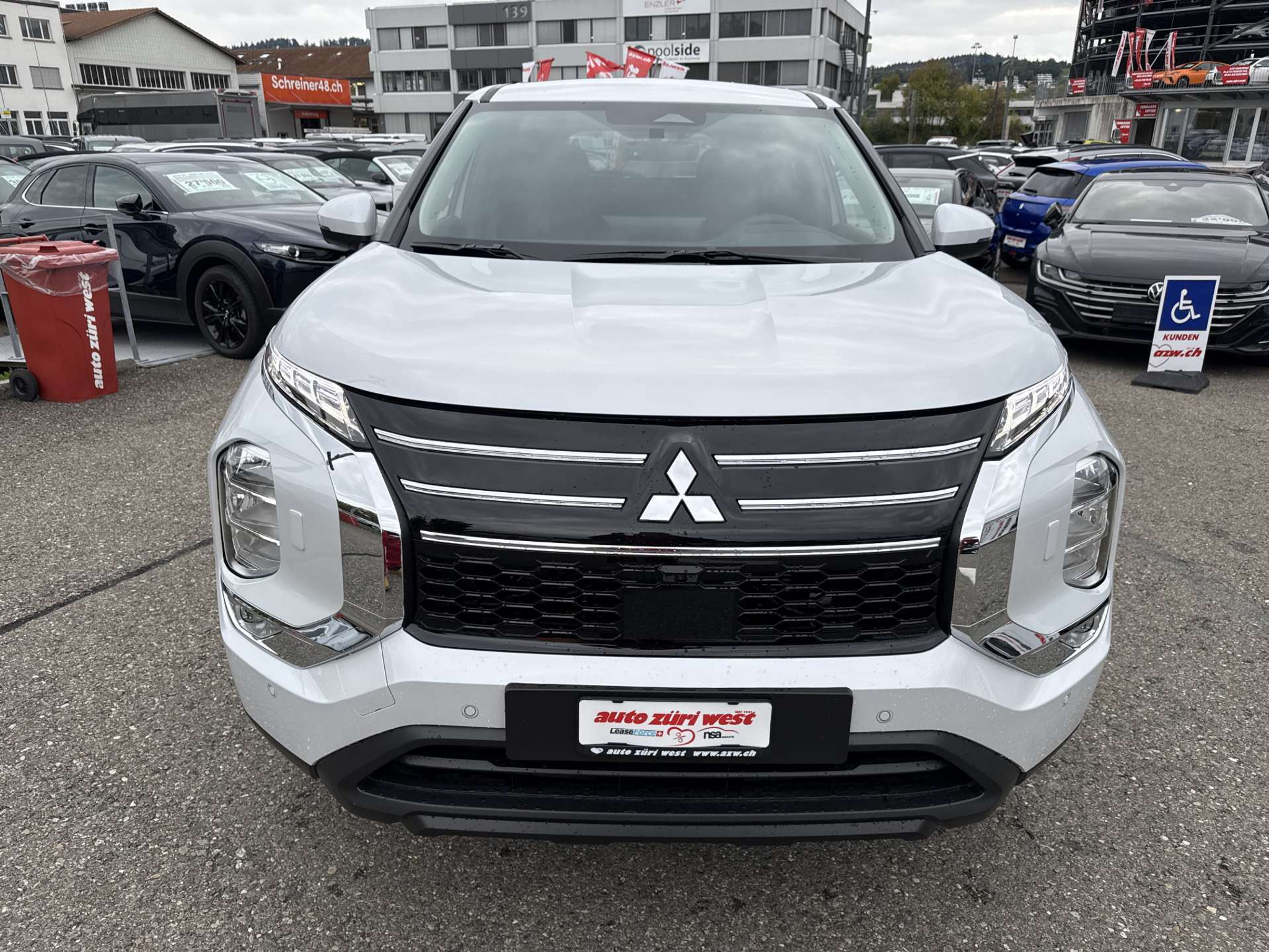 listing desktop thumbnail image 13