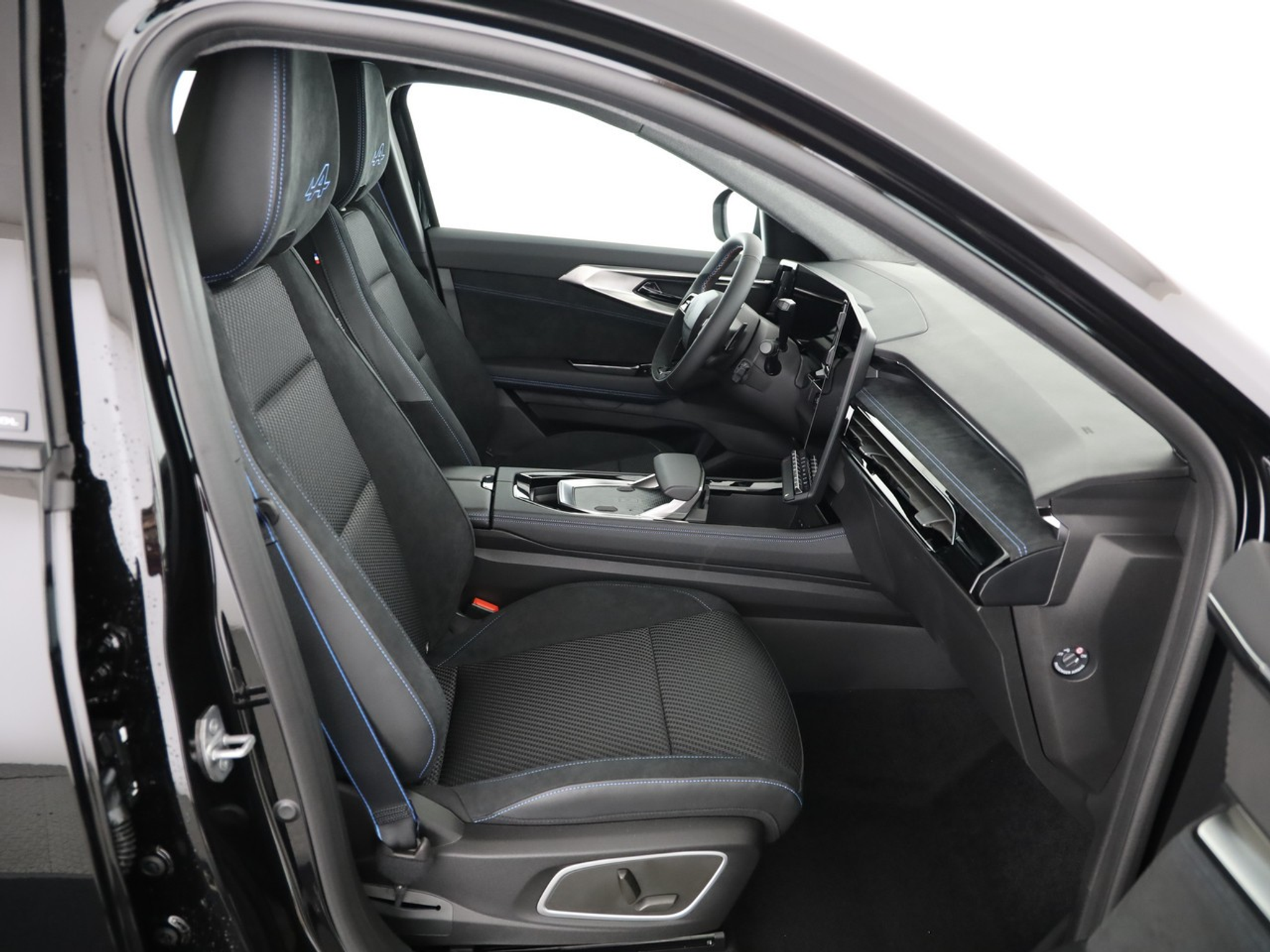 listing desktop thumbnail image 6