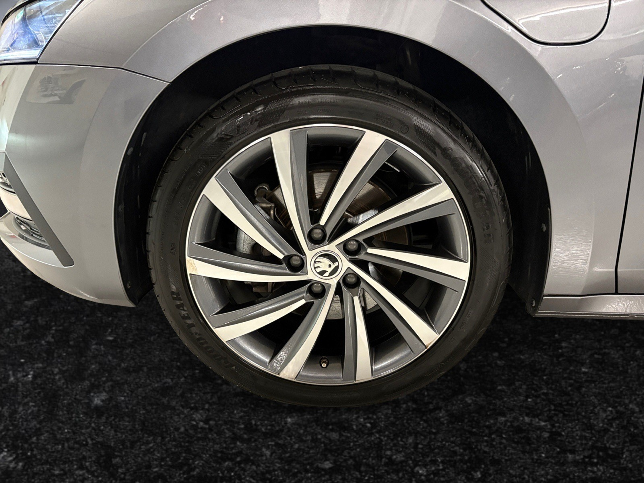 listing desktop thumbnail image 14