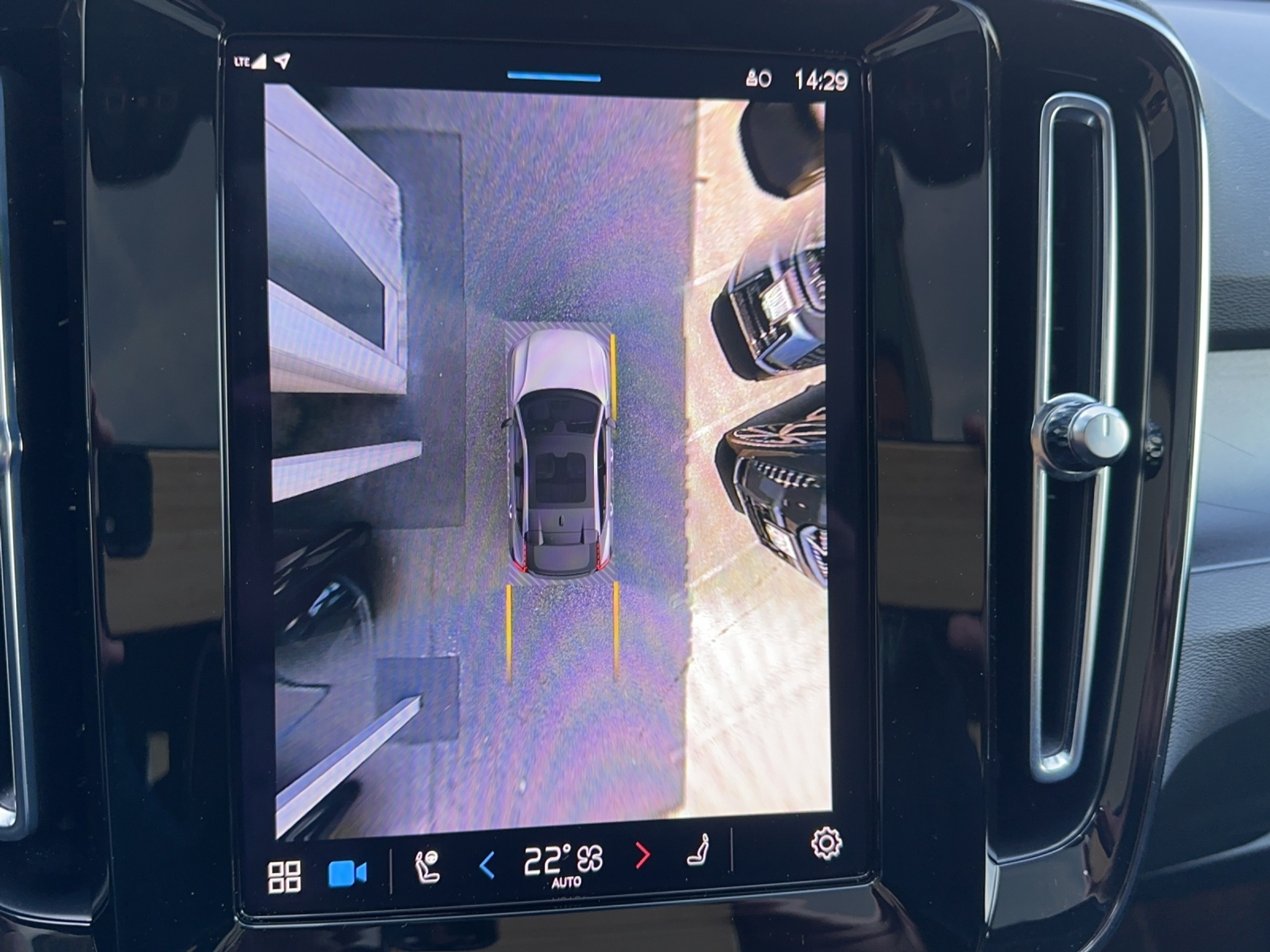 listing desktop thumbnail image 17