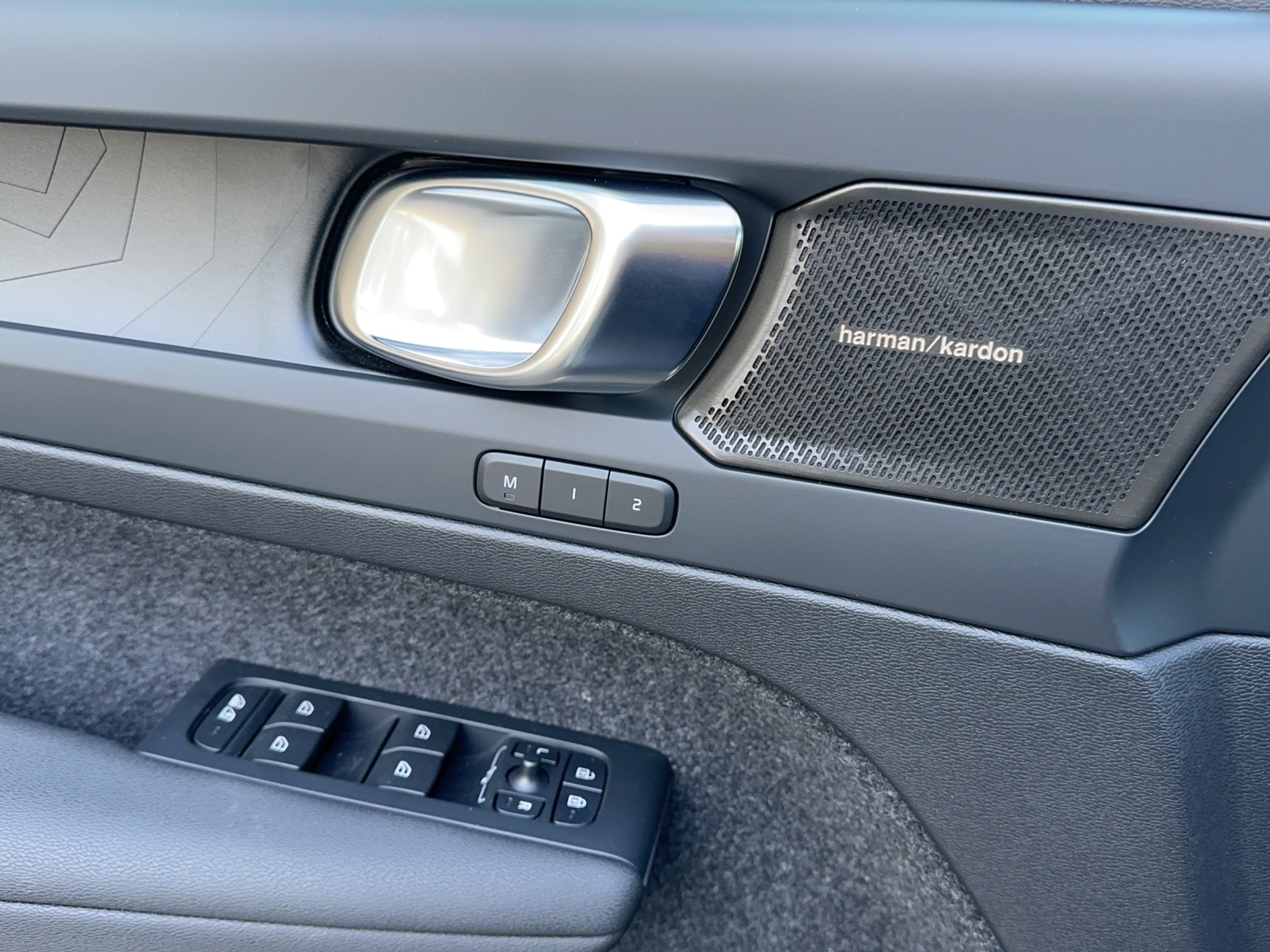 listing desktop thumbnail image 10