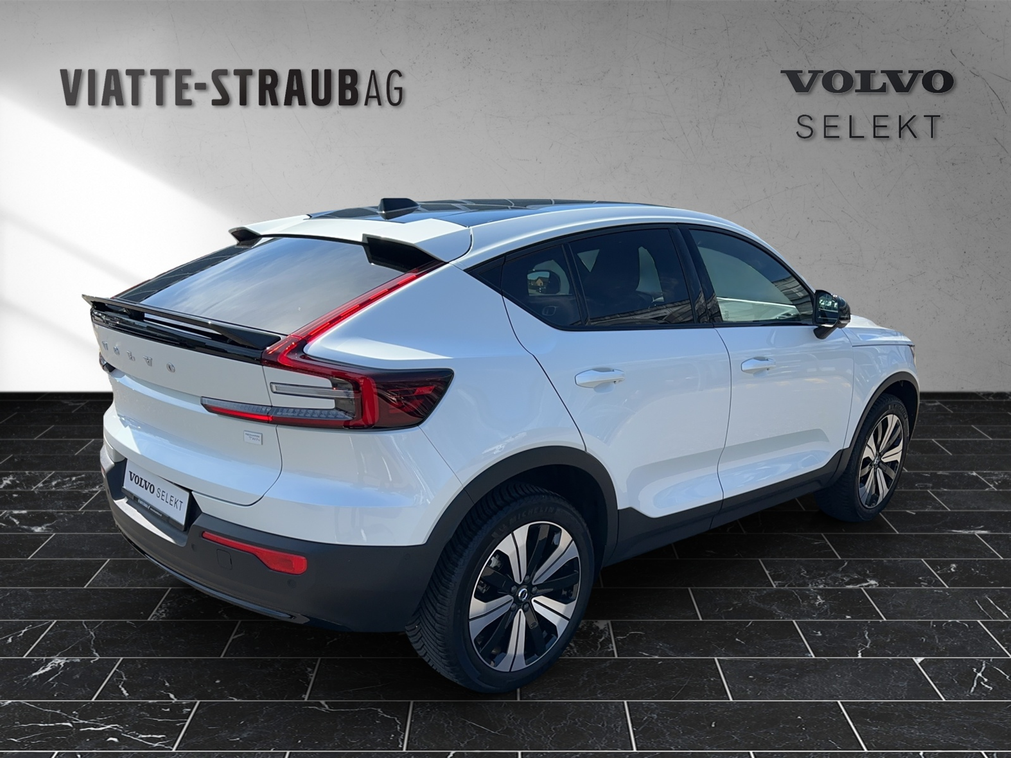 listing desktop thumbnail image 4