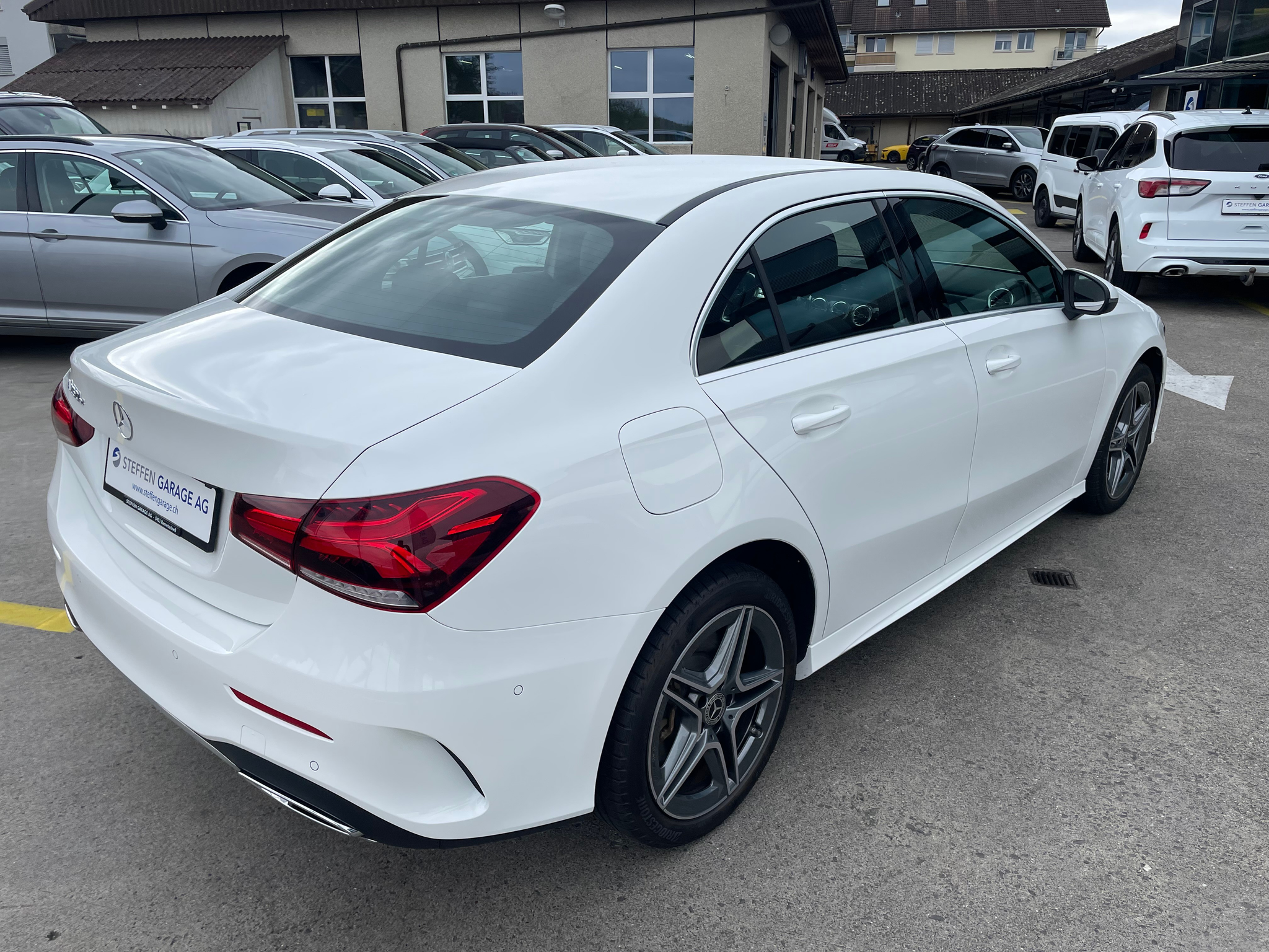 listing desktop thumbnail image 7