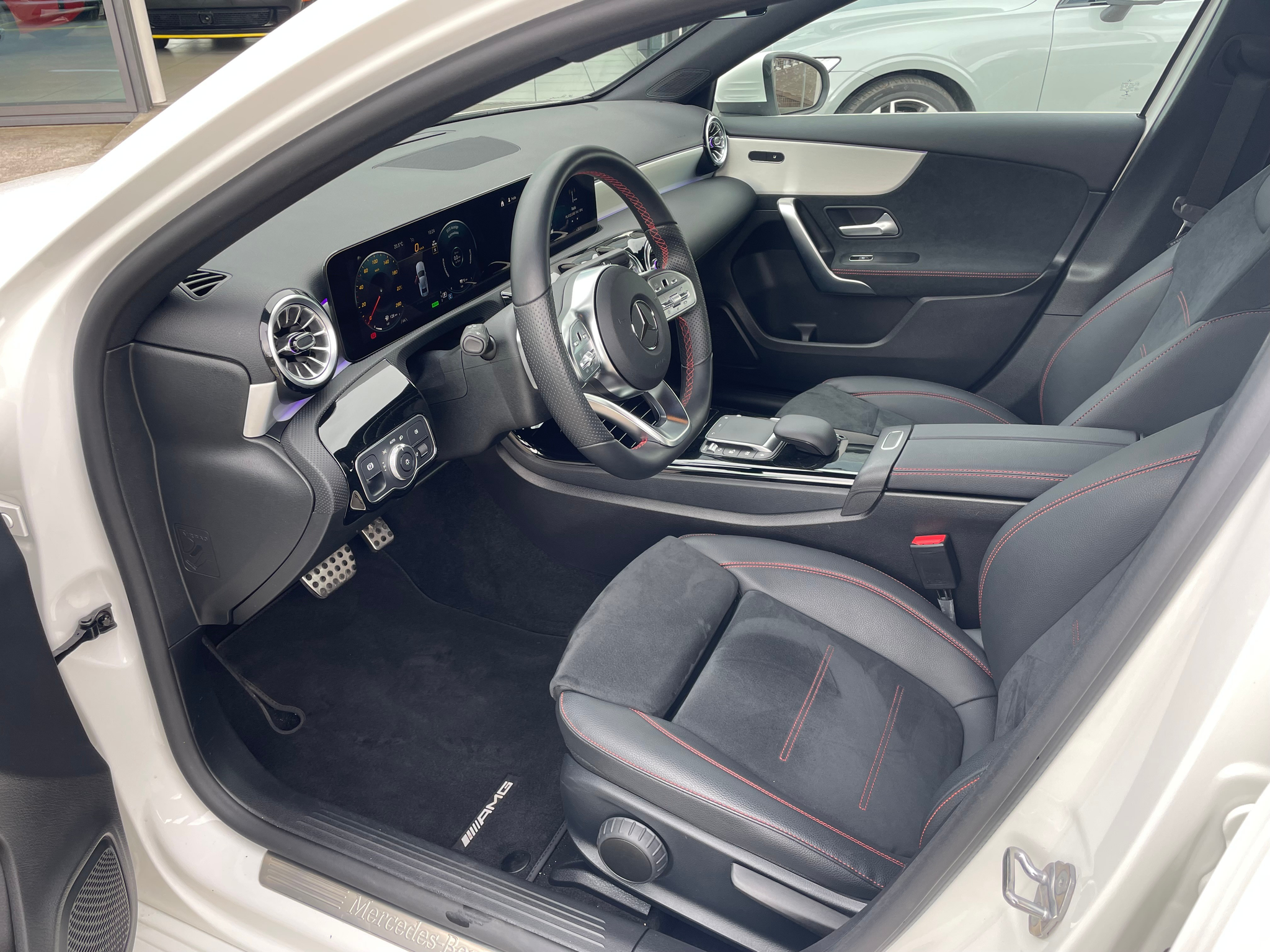 listing desktop thumbnail image 9