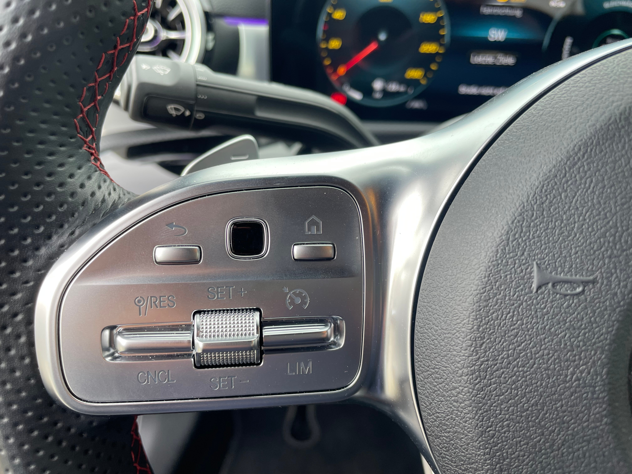 listing desktop thumbnail image 16