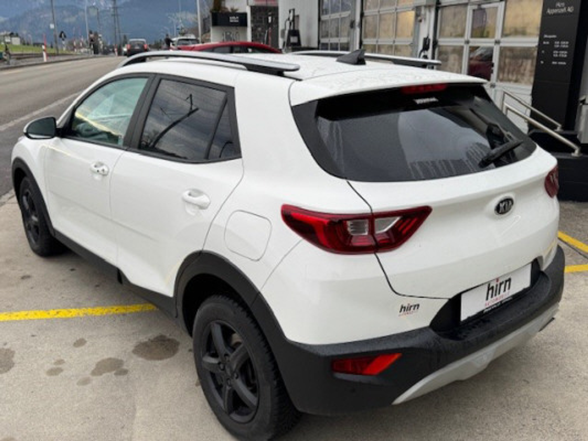 listing desktop thumbnail image 3