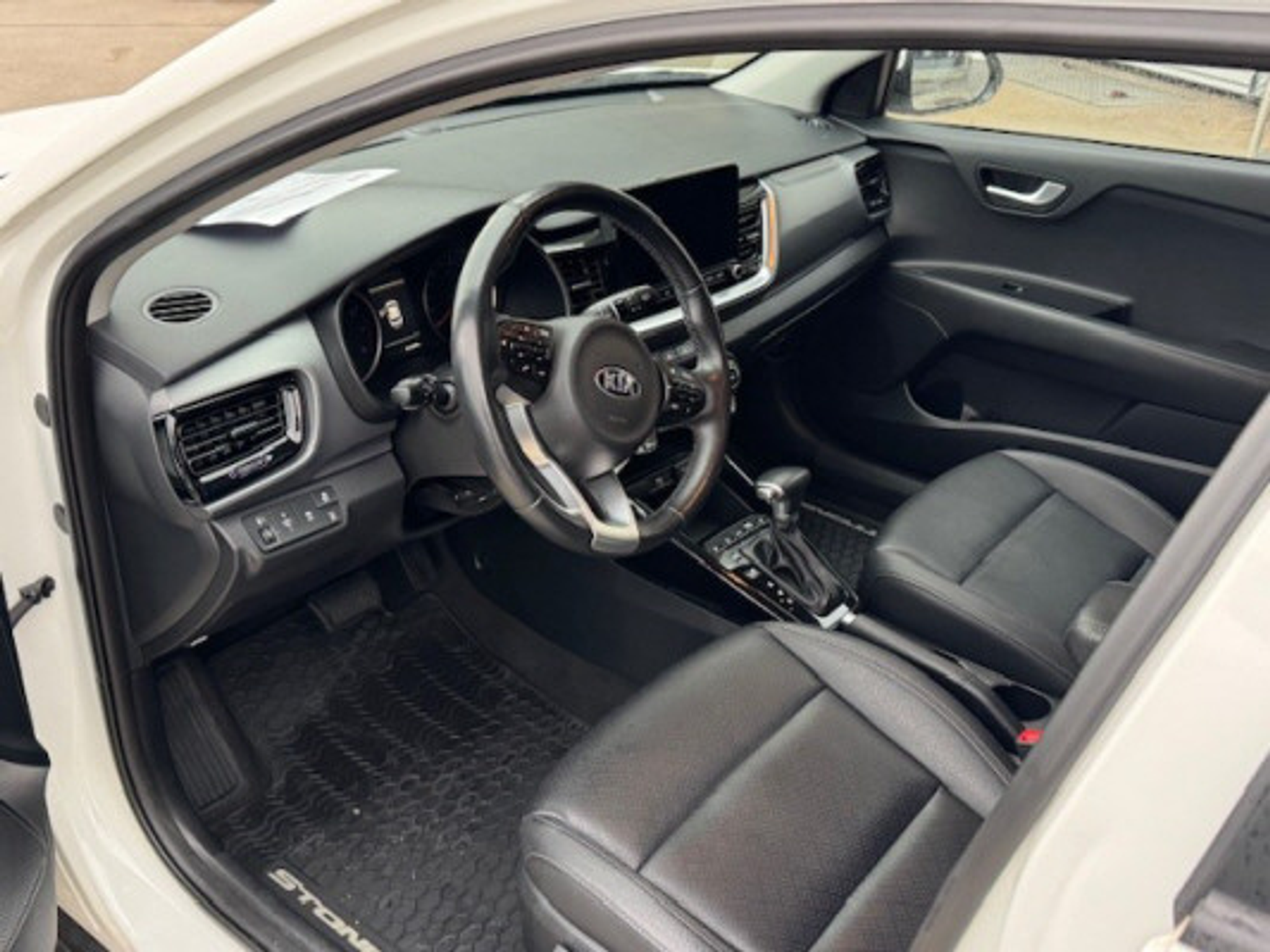 listing desktop thumbnail image 4