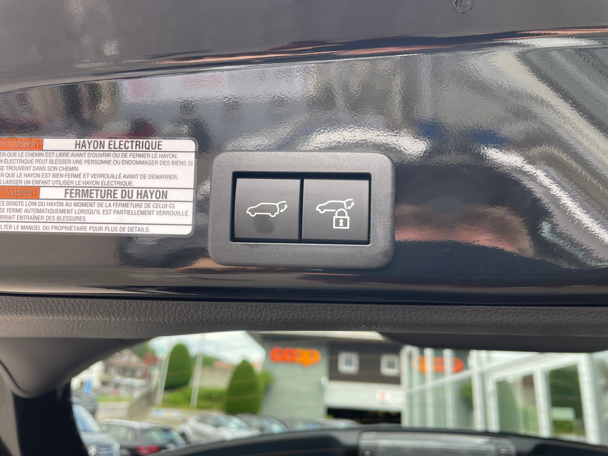 listing desktop thumbnail image 26