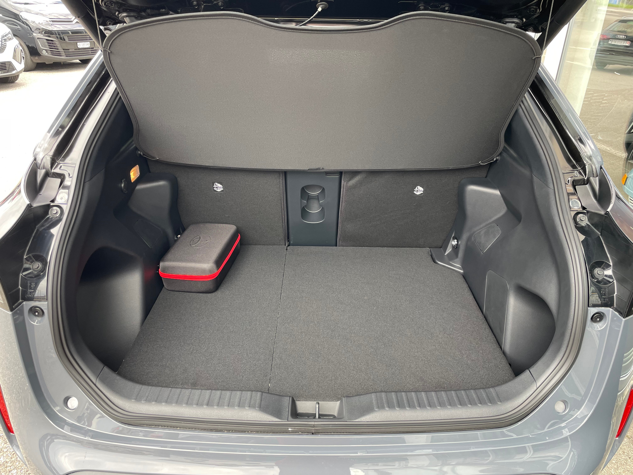 listing desktop thumbnail image 25