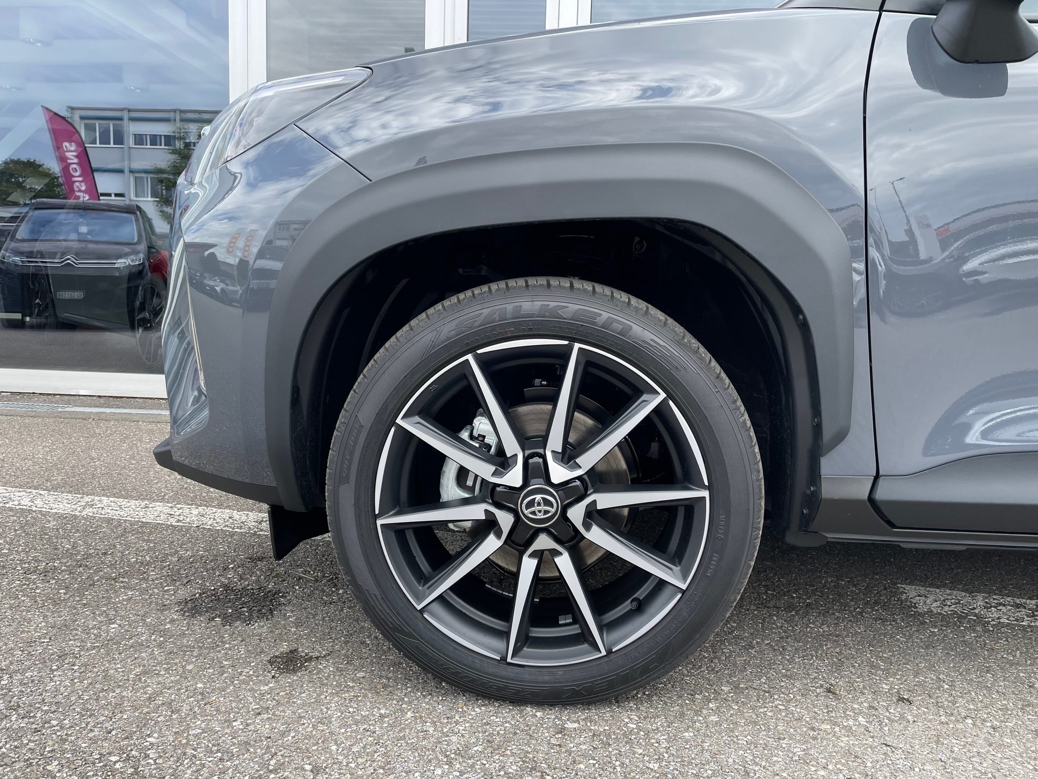 listing desktop thumbnail image 6