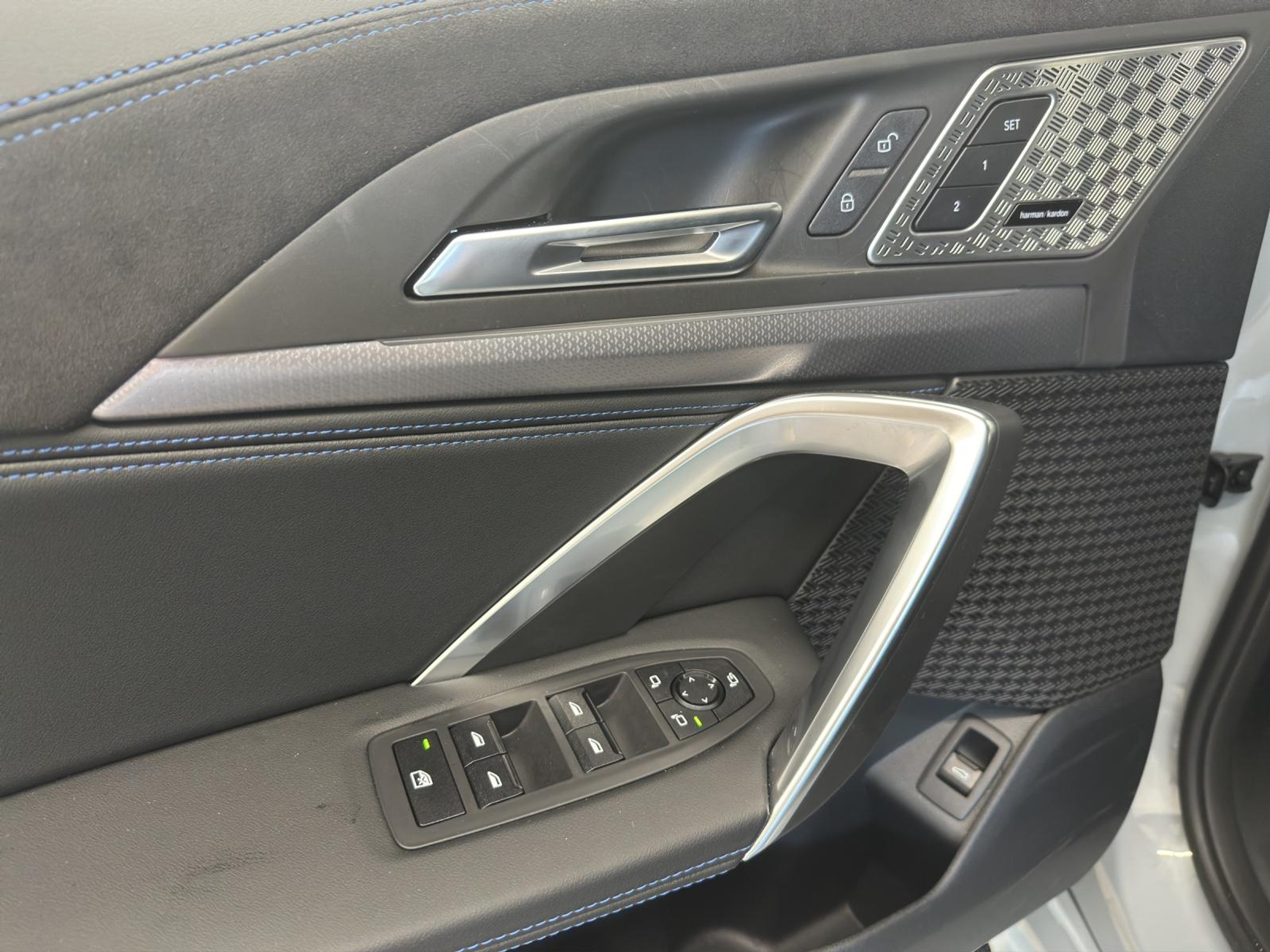 listing desktop thumbnail image 16