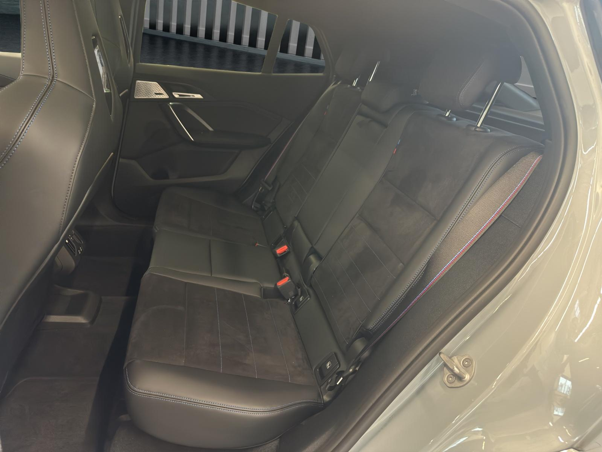 listing desktop thumbnail image 15