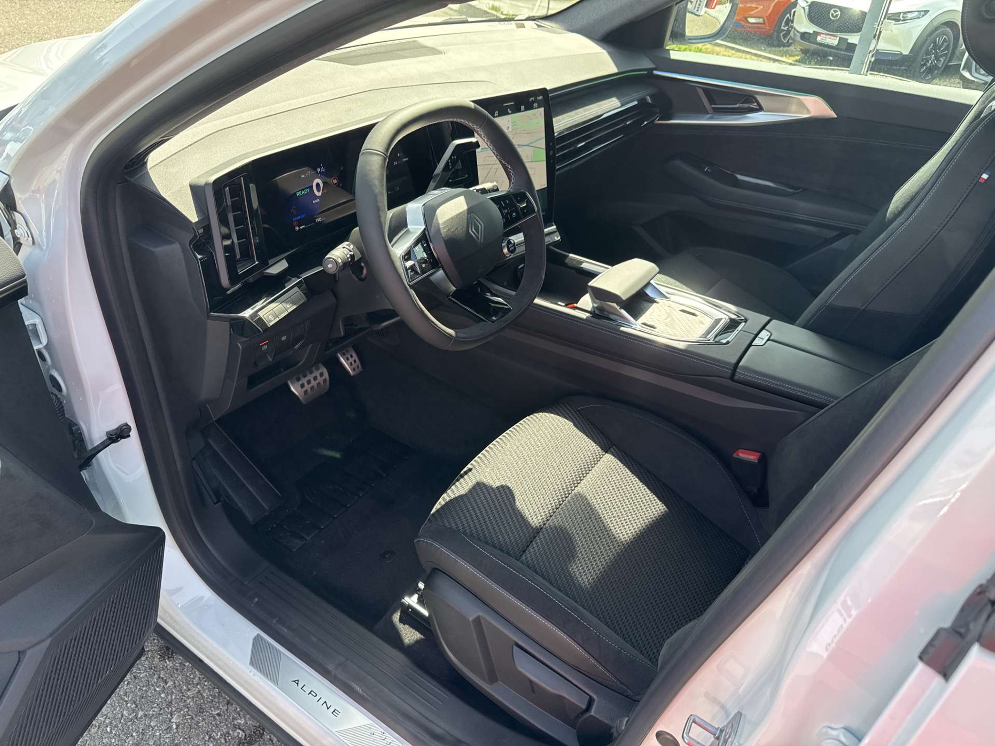 listing desktop thumbnail image 4