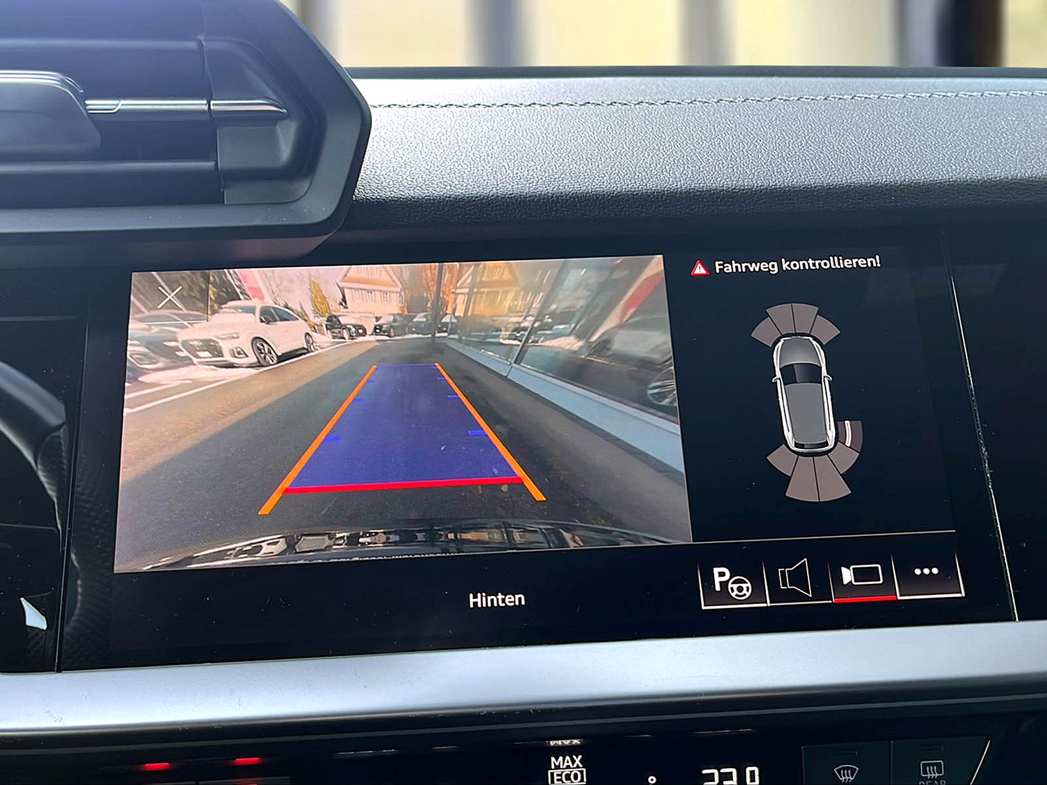 listing desktop thumbnail image 12