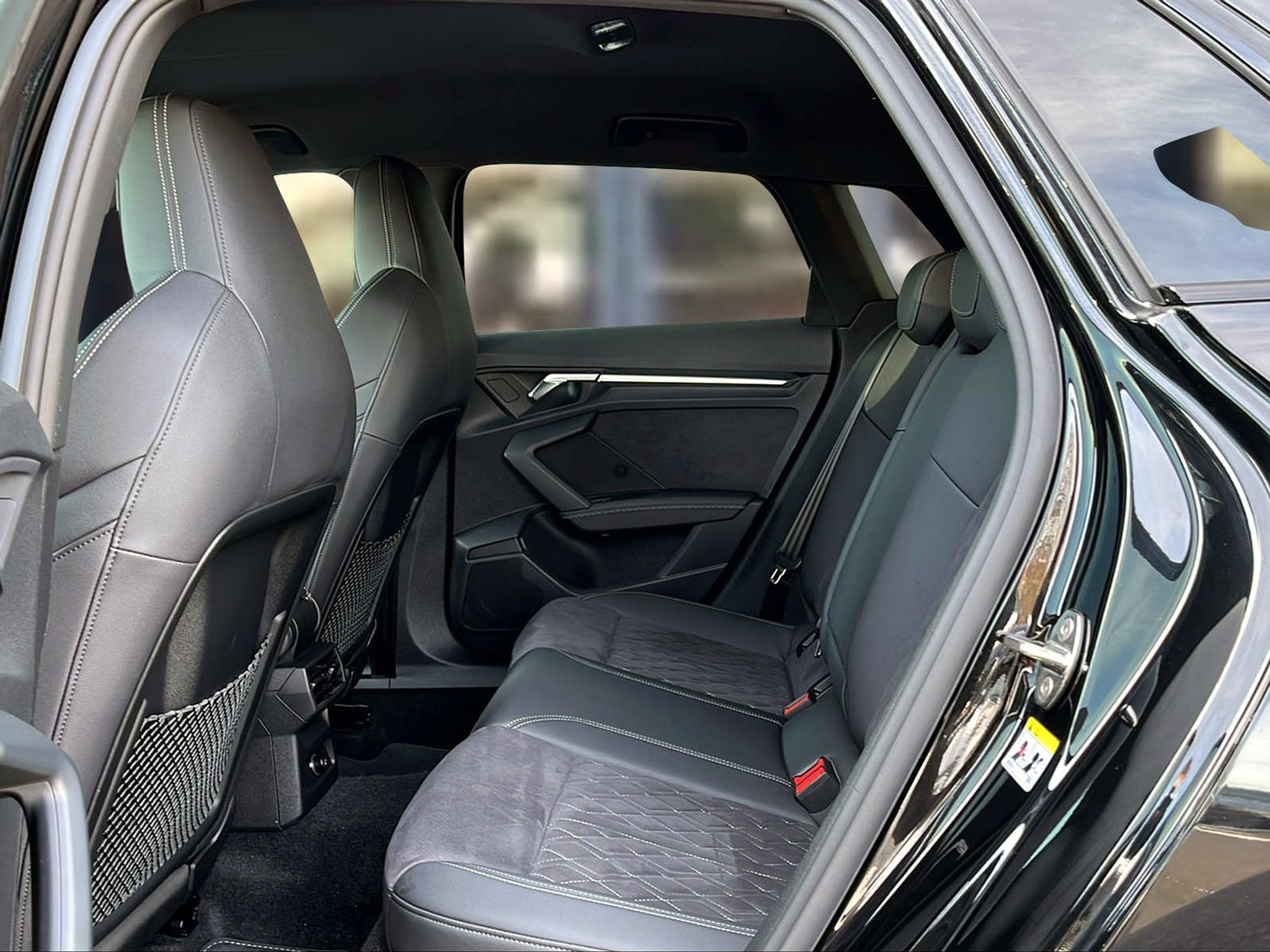 listing desktop thumbnail image 9