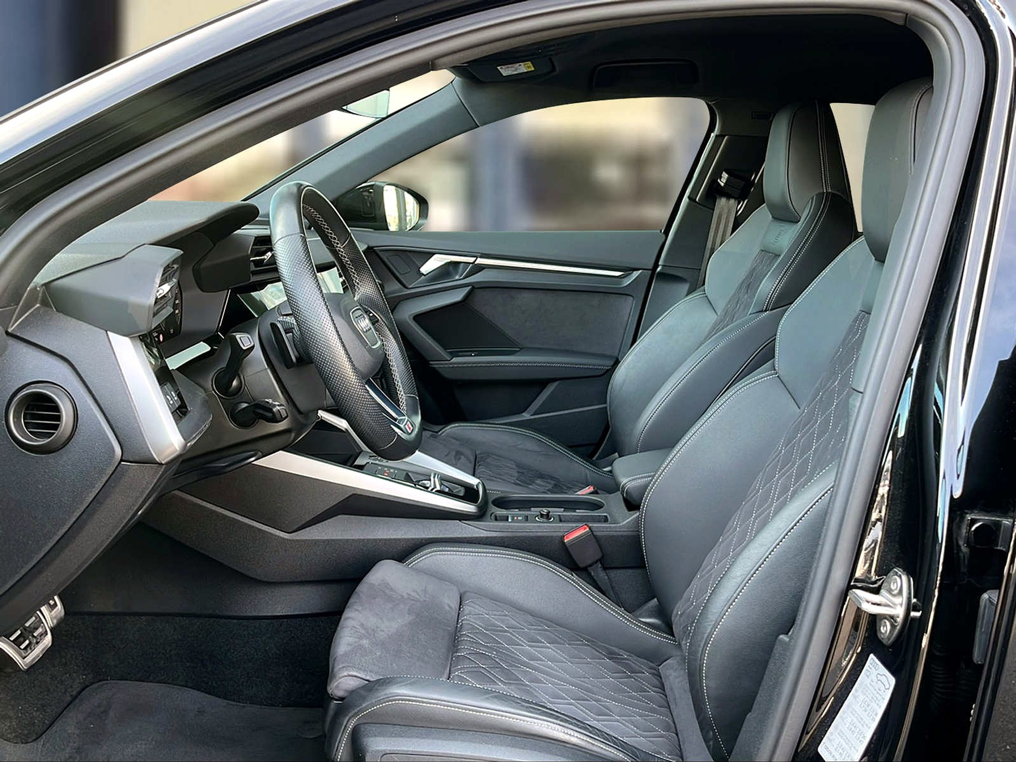 listing desktop thumbnail image 8