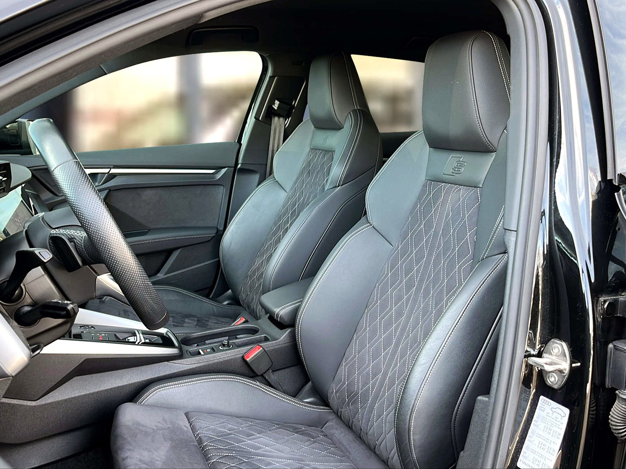 listing desktop thumbnail image 7