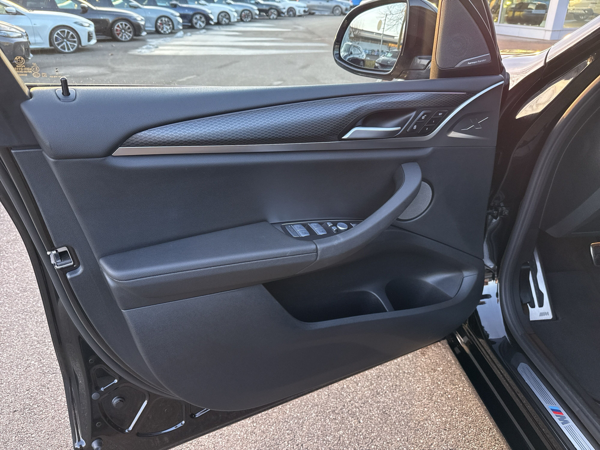 listing desktop thumbnail image 16