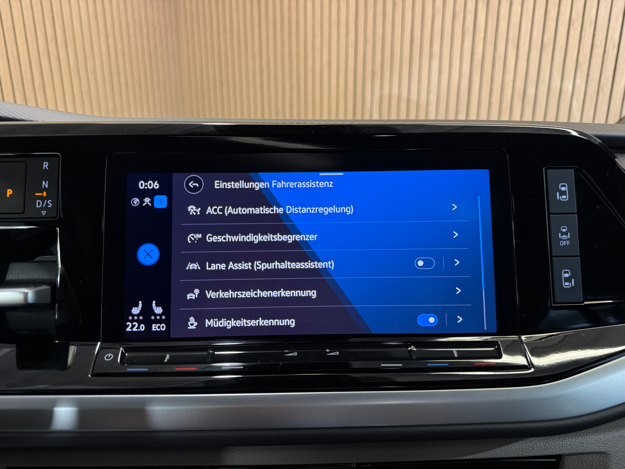 listing desktop thumbnail image 16