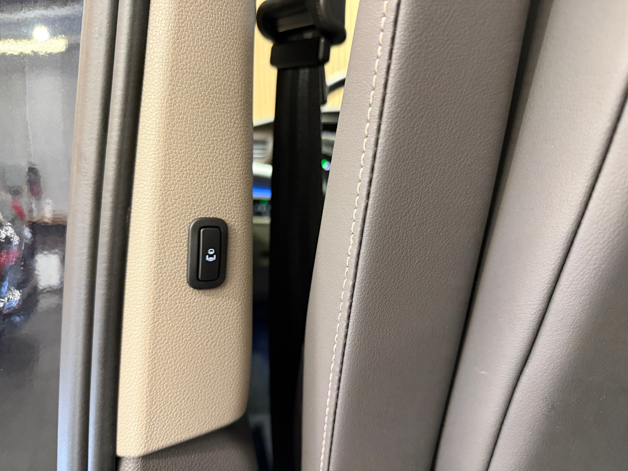 listing desktop thumbnail image 9