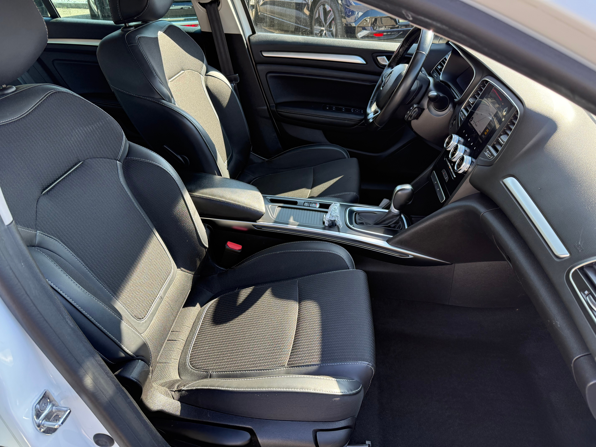 listing desktop thumbnail image 9