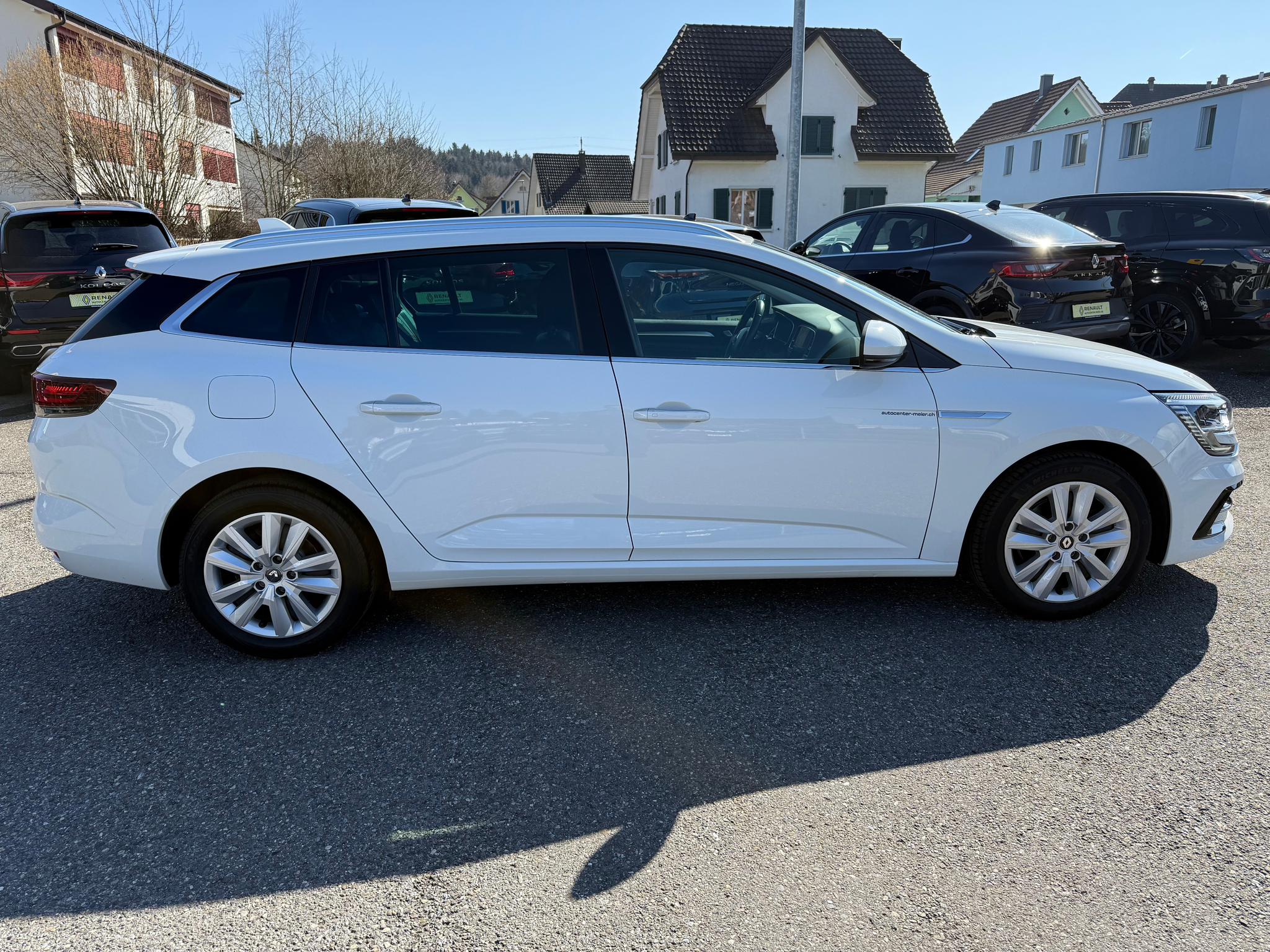 listing desktop thumbnail image 6