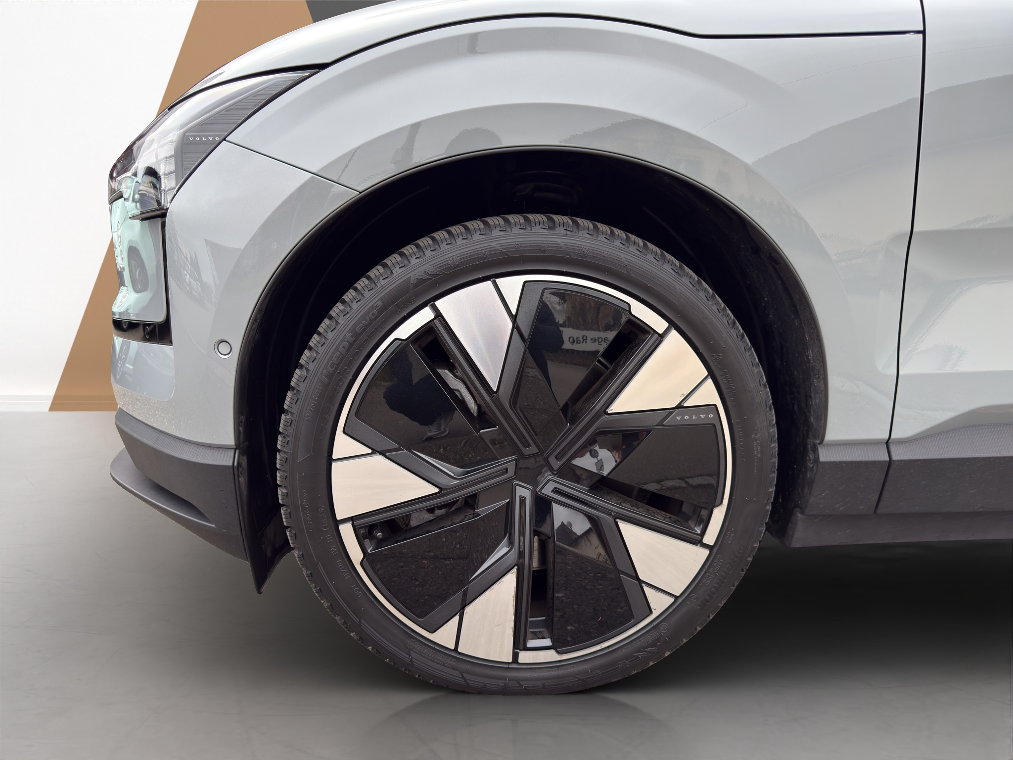 listing desktop thumbnail image 18