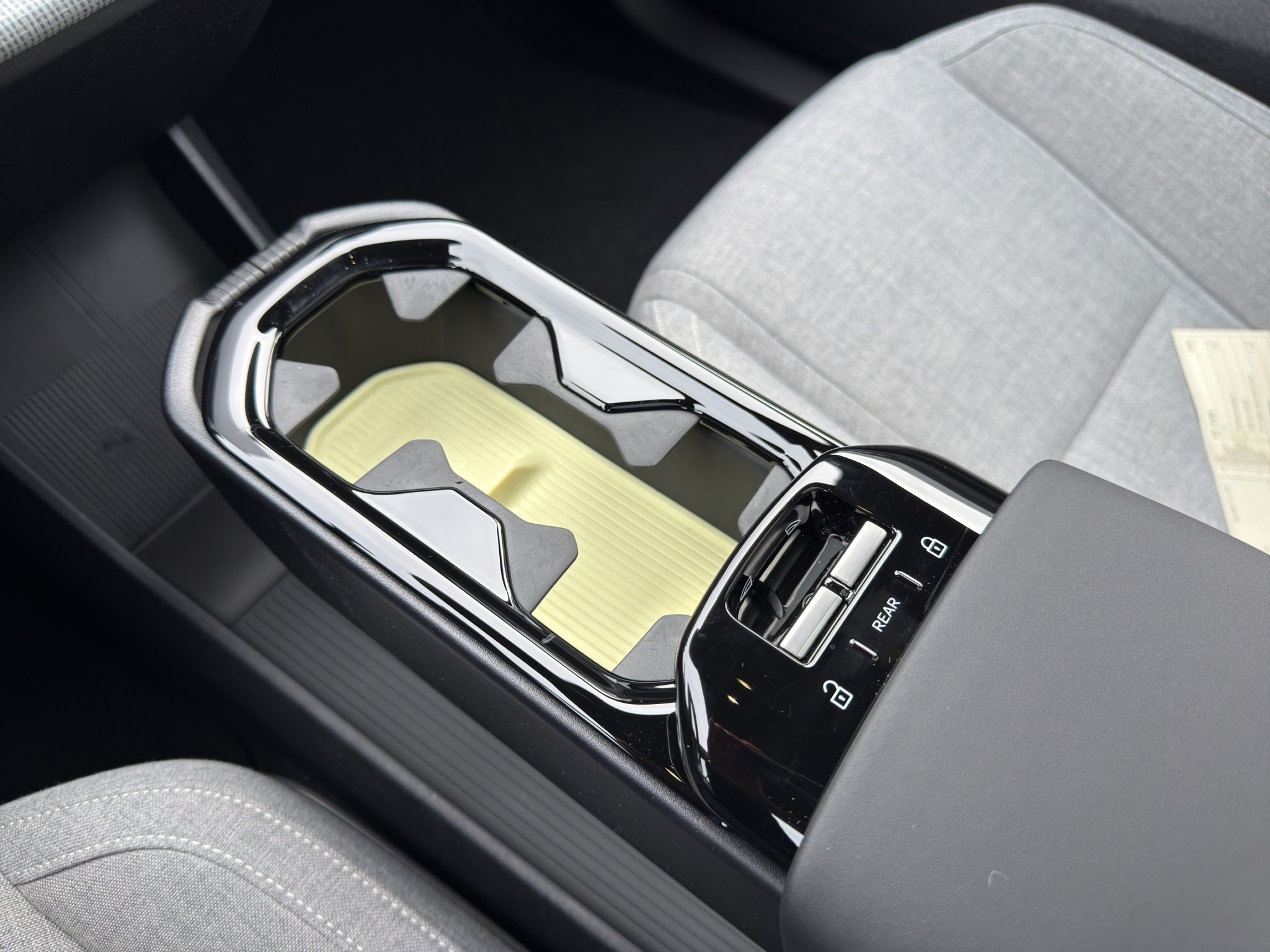 listing desktop thumbnail image 22